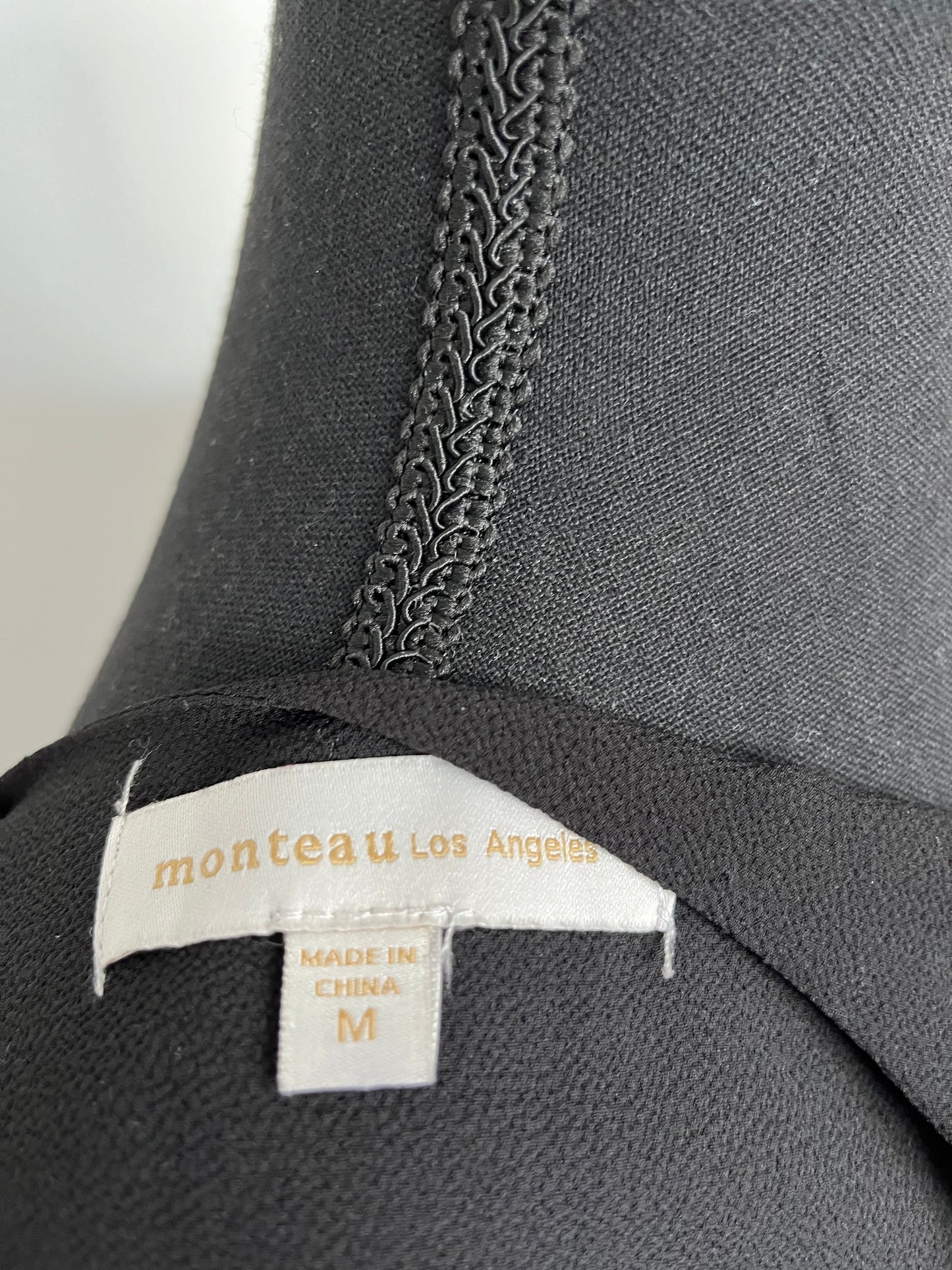 Robe Monteau - Étiquette de marque et taille