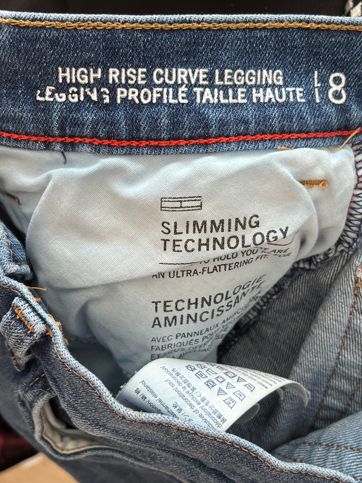 Tommy Hilfiger Jeans - Étiquette