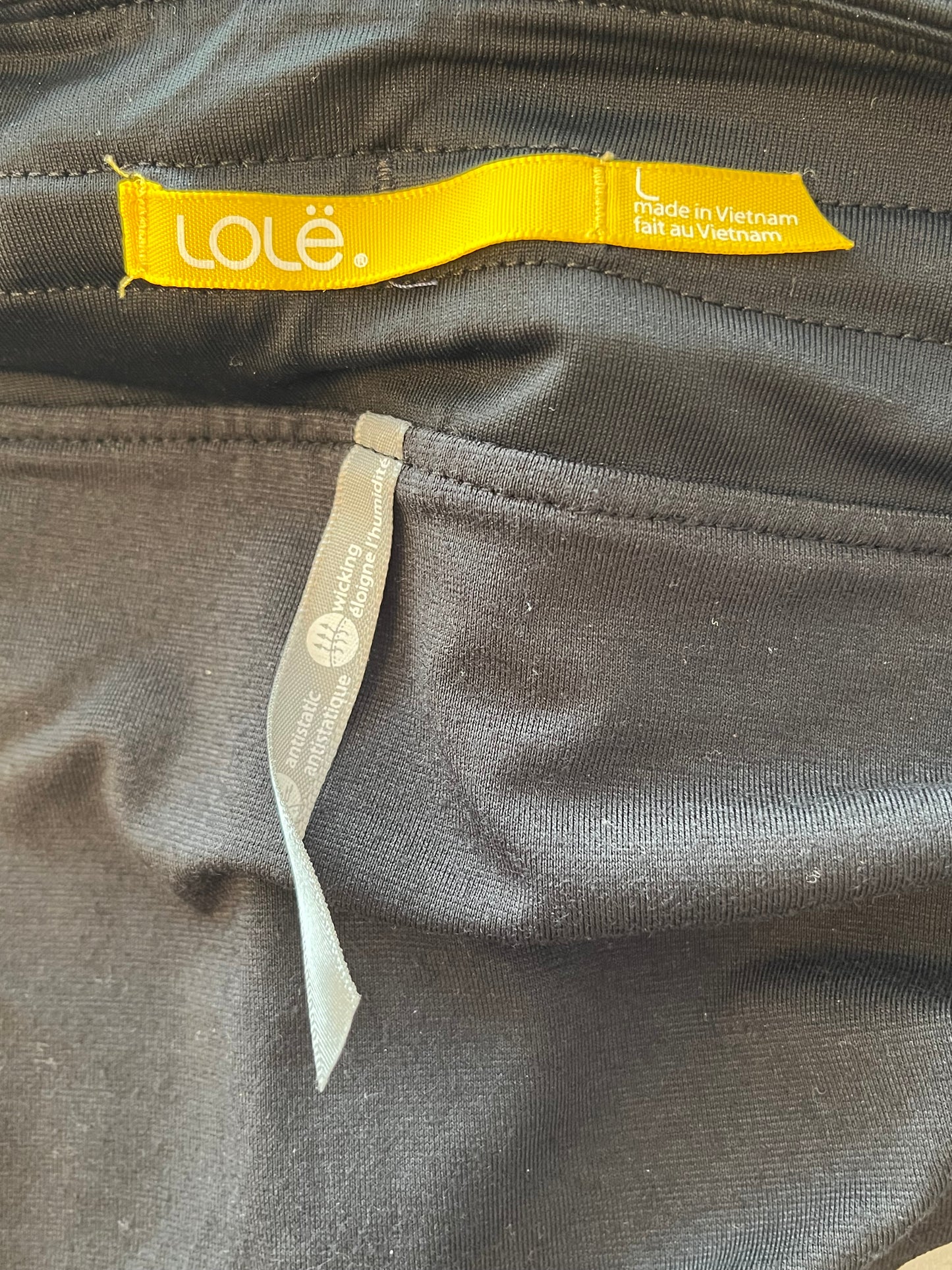 Short Lolë - Étiquette de marque