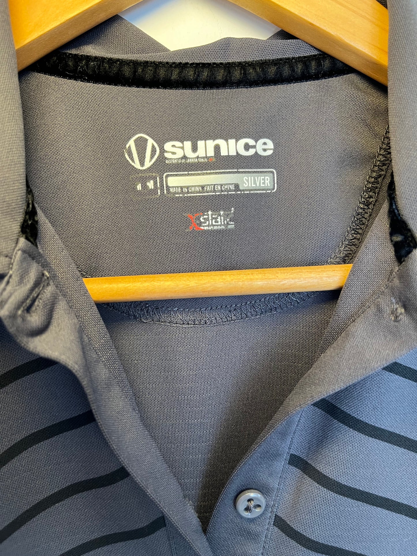 Haut Sunice - Étiquette de marque et de taille