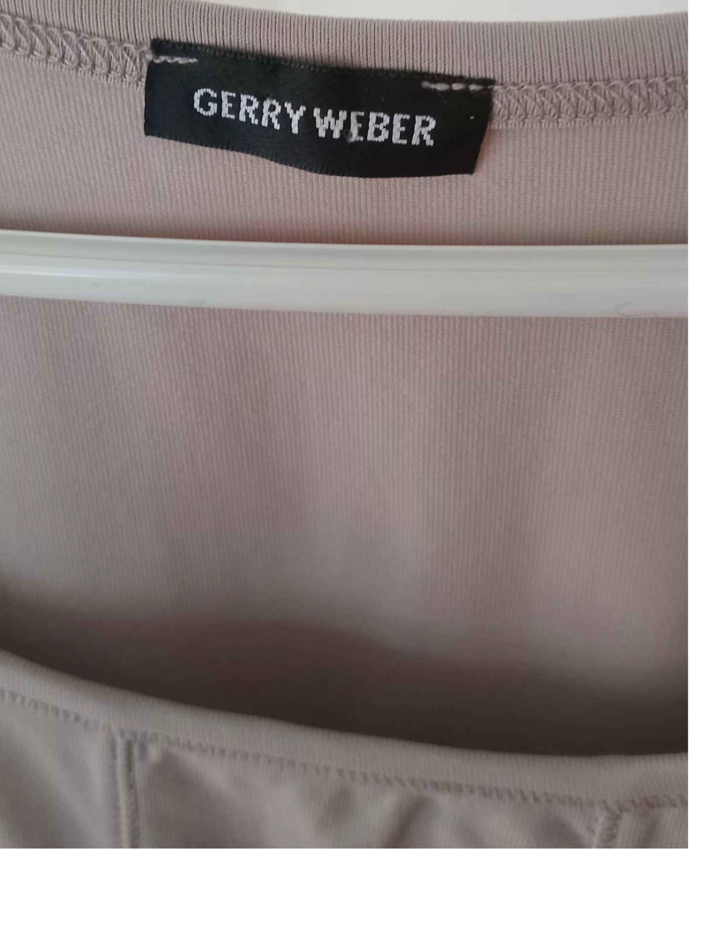 Camisole de sport gris pâle