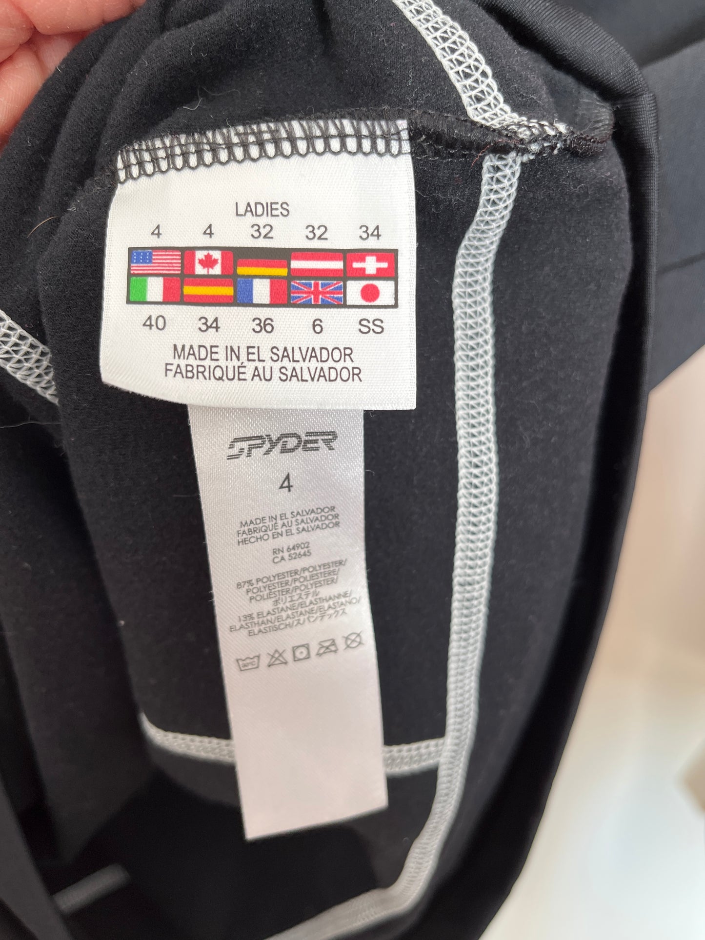Chandail Spyder - Étiquette de taille et de marque