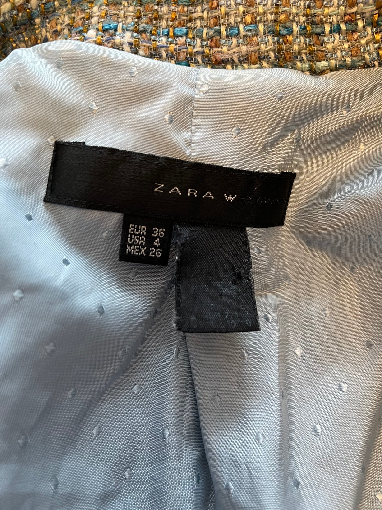 Veston Zara - Vue sur l'étiquette de marque et de taille