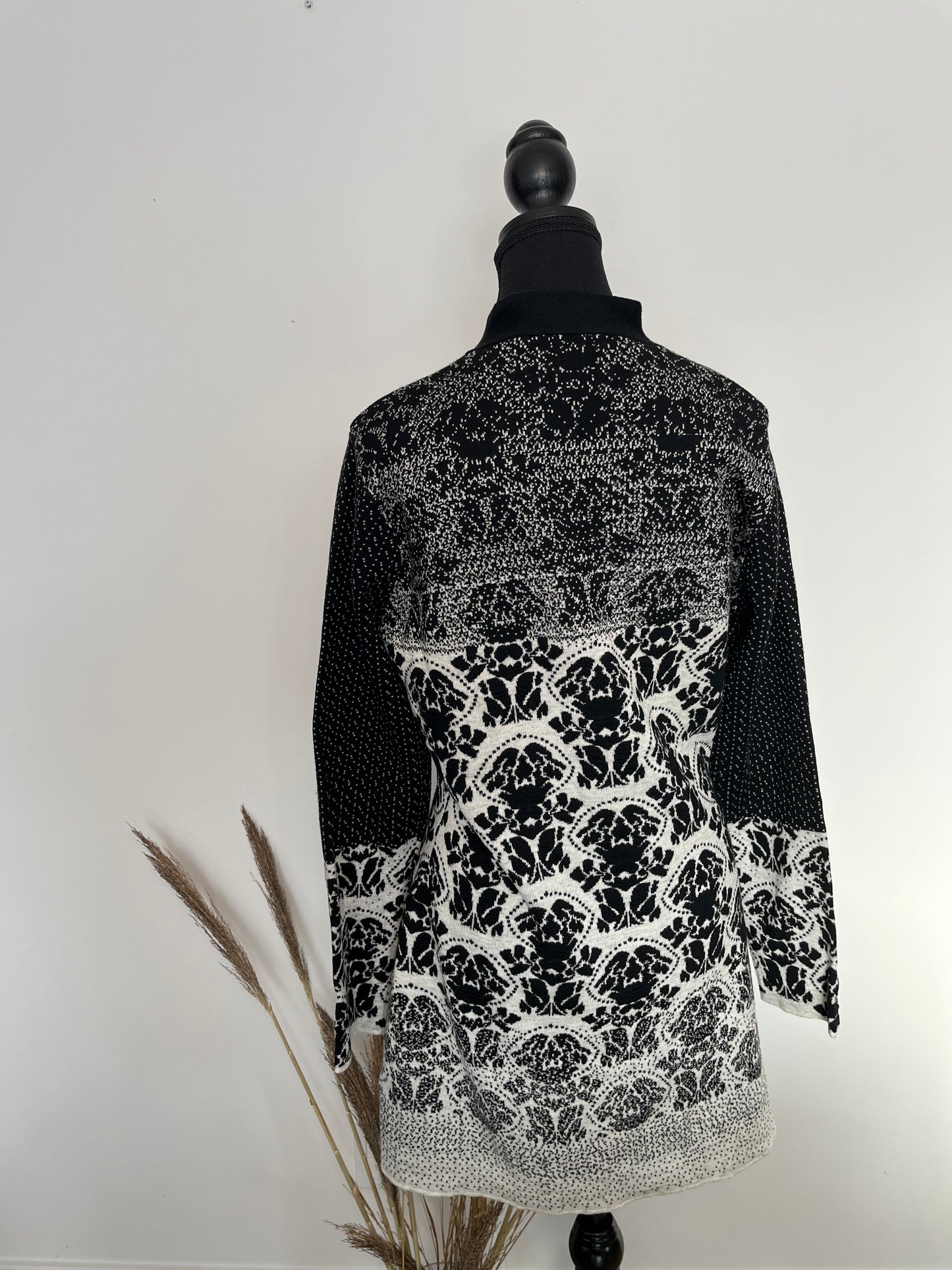 Cardigan Moffi - Vue arrière sur fond blanc