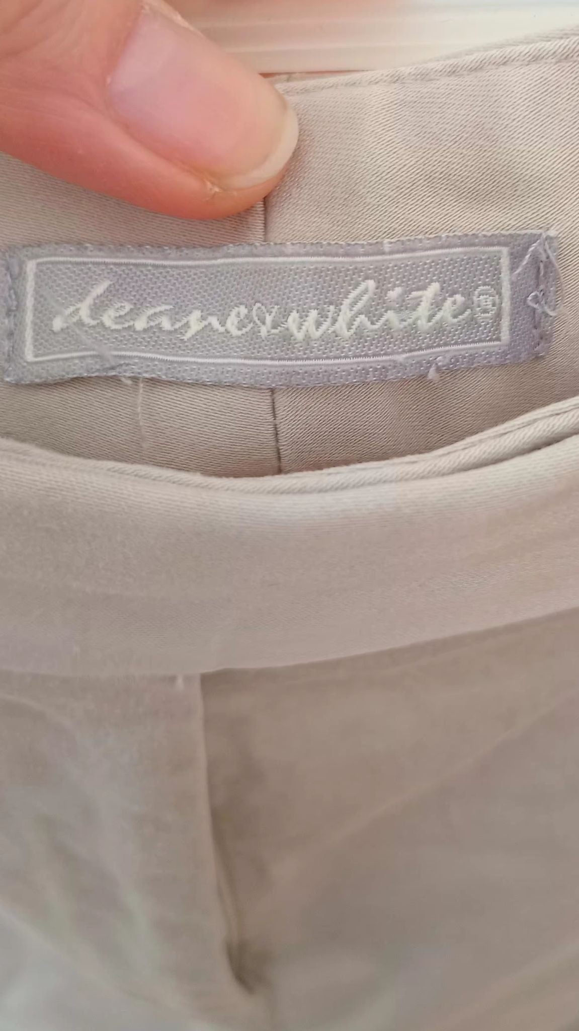 Pantalon beige à couture frontale (M)