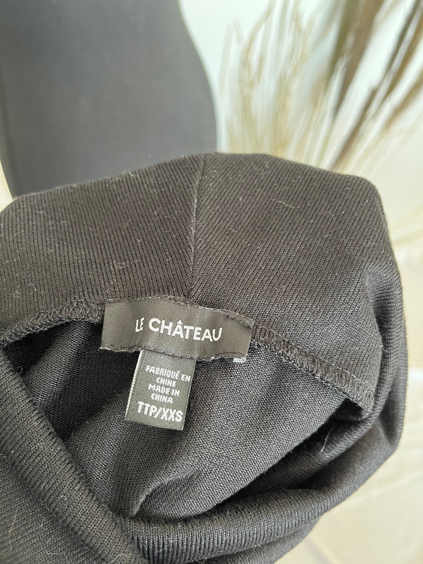 Robe Le Château - Vue sur l'étiquette de marque