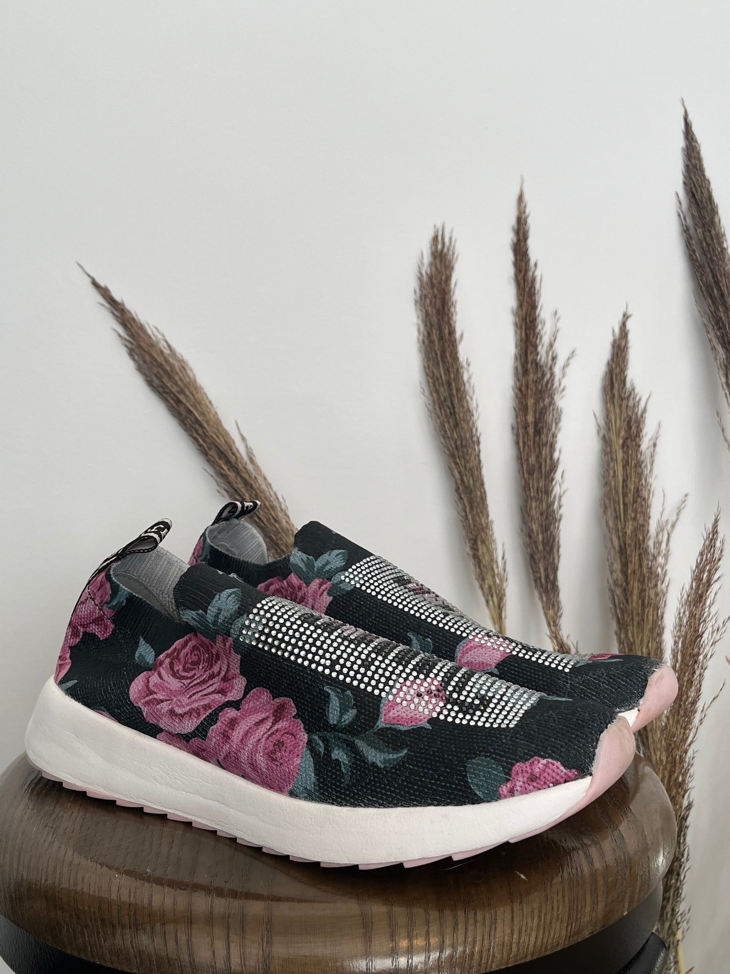Souliers Juicy Couture - Vue avant sur fond blanc