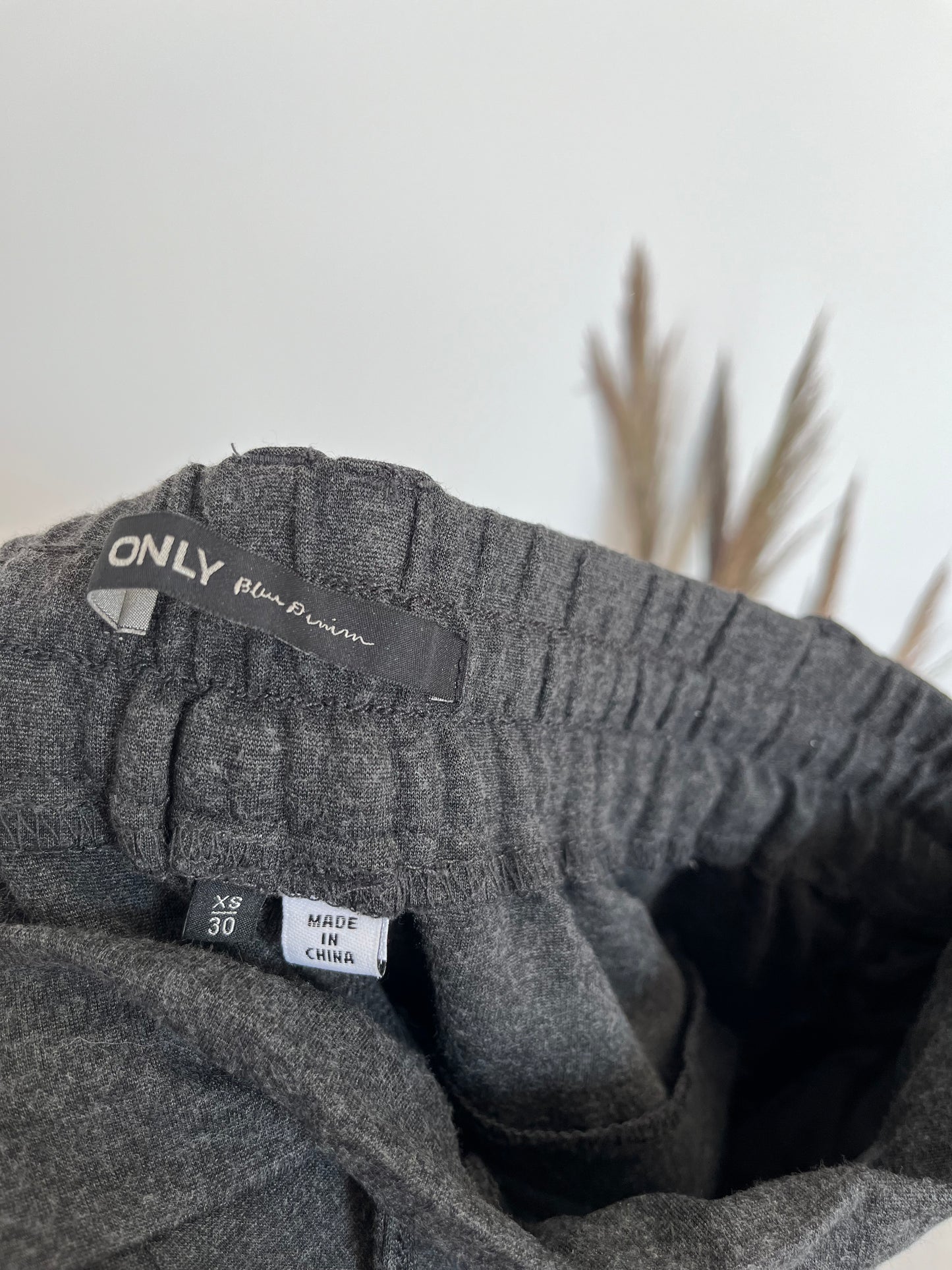 Pantalon Only - Étiquette de marque