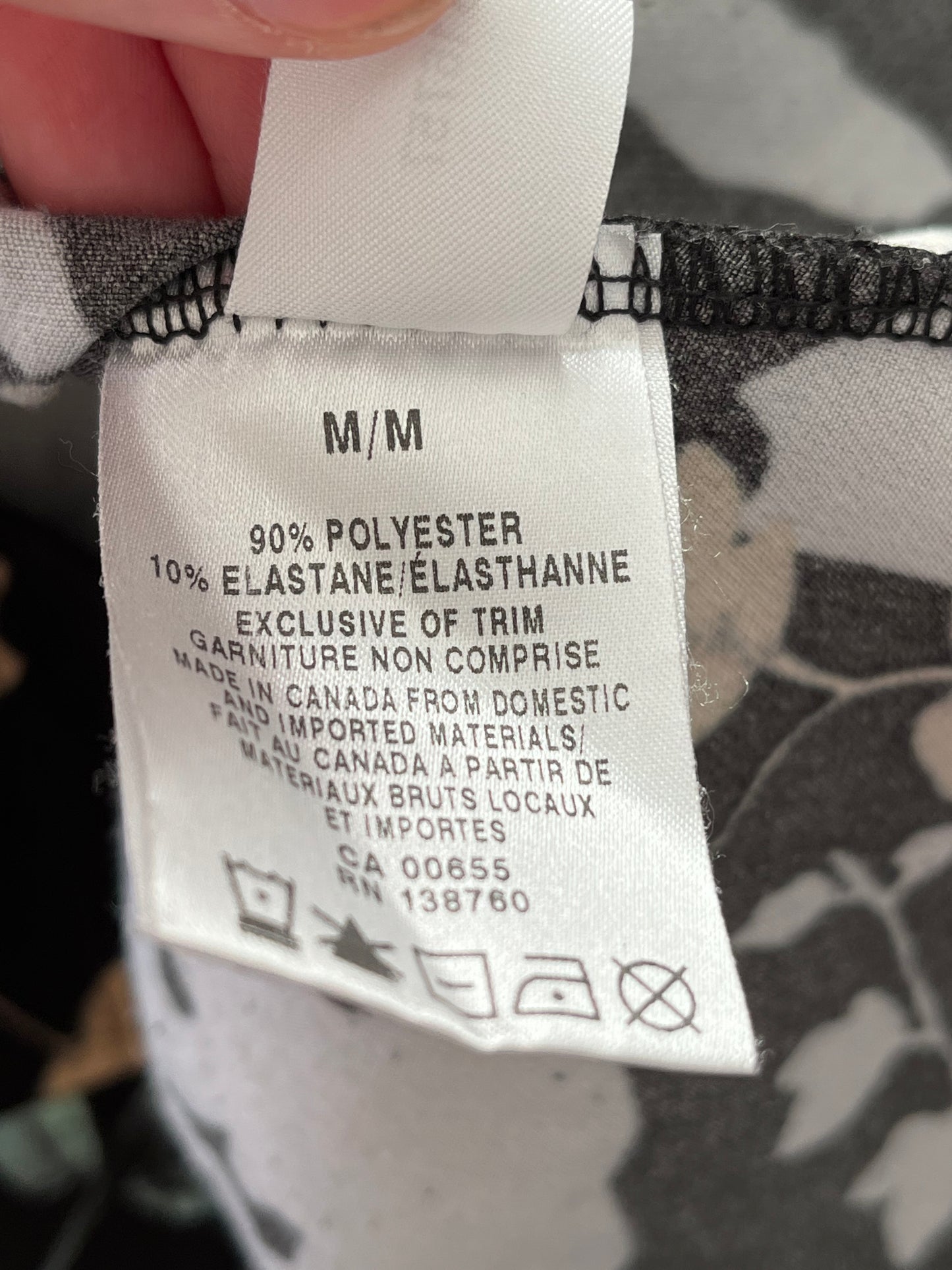 Robe Reitmans - Vue sur l'étiquette de taille et de composition