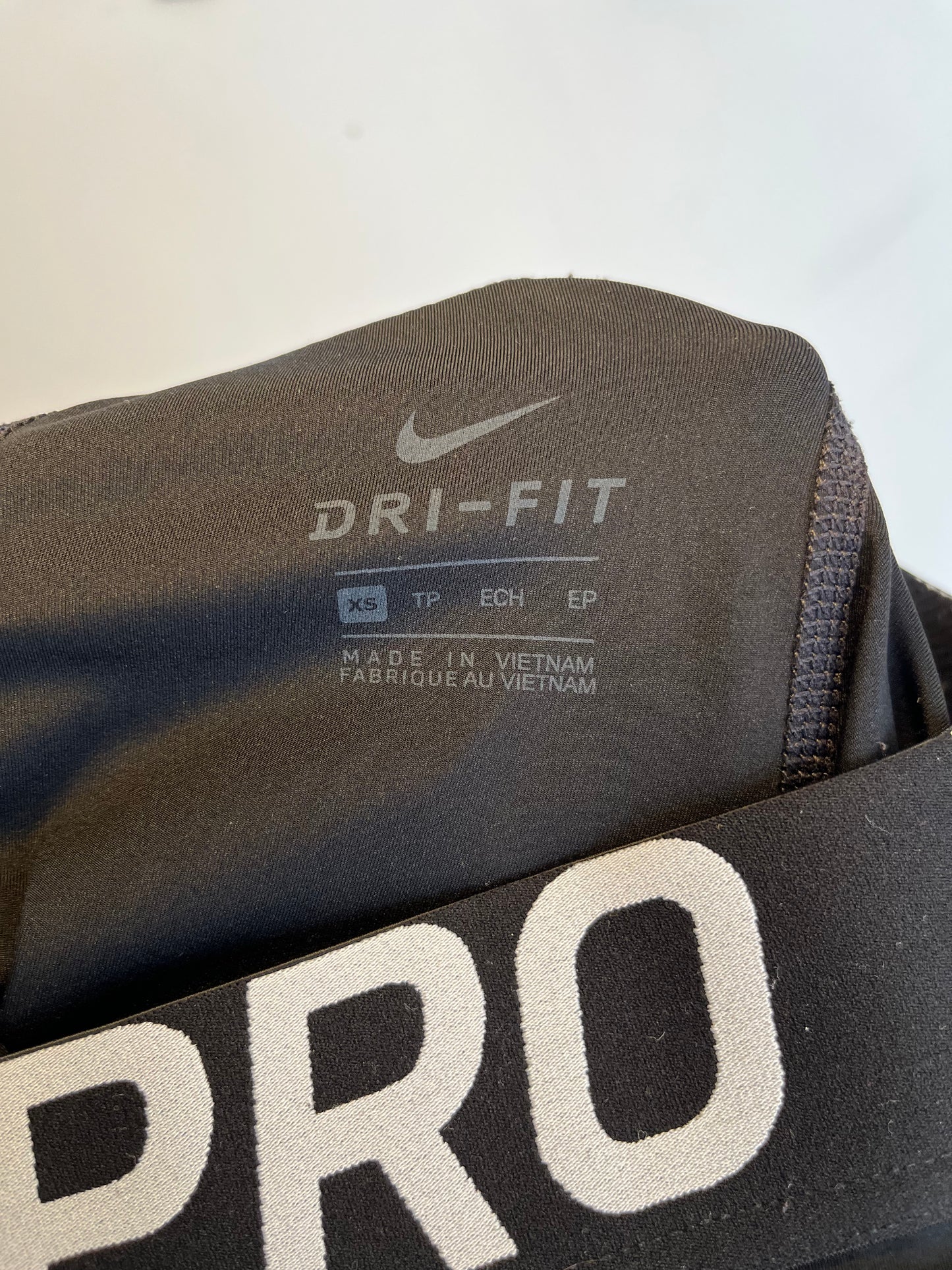 Leggings Nike Pro - Étiquette de taille et de marque