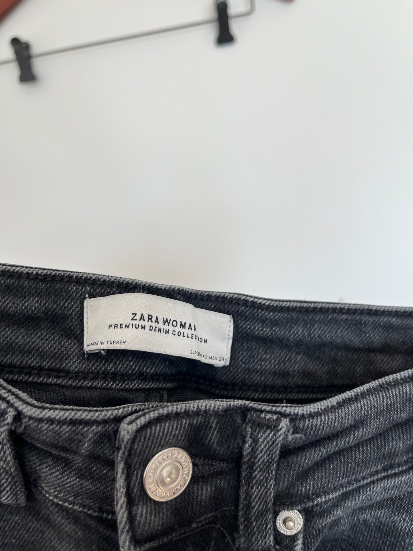 Jean Zara - Étiquette de marquer et taille