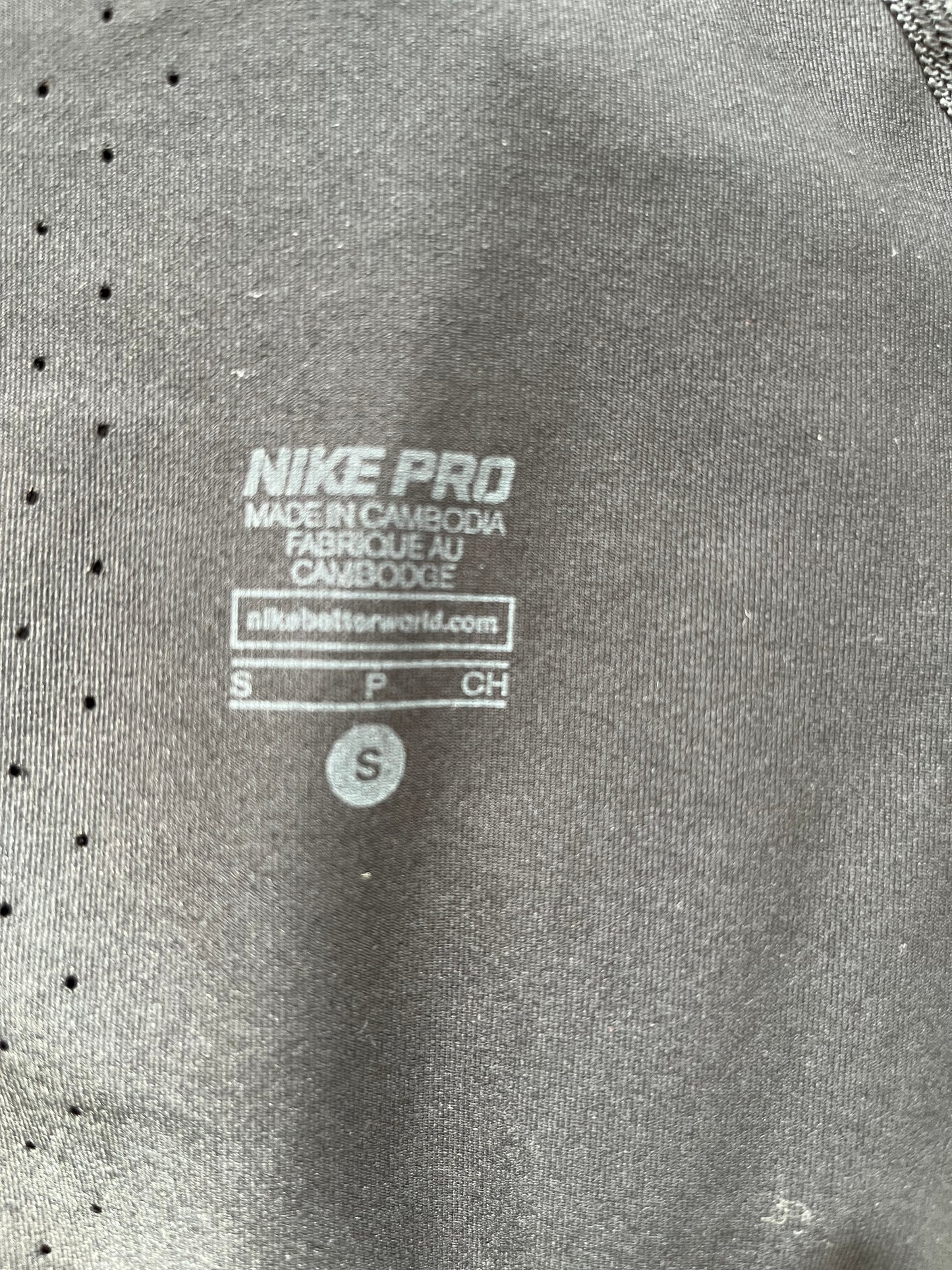 Chandail Nike Pro - Étiquette de taille et de marque