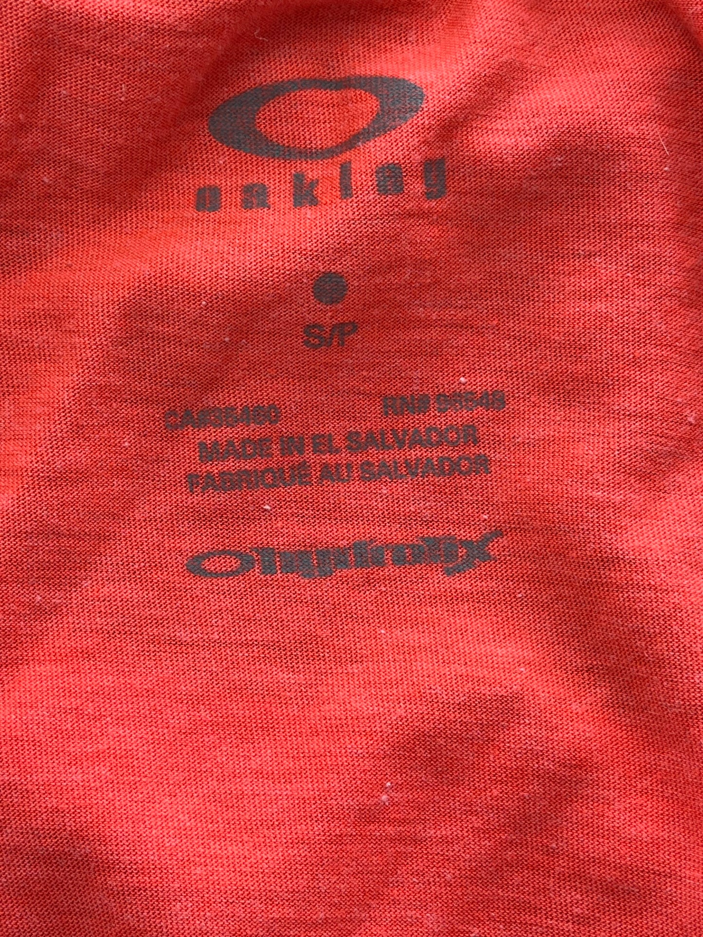 Chandail Oakley - Étiquette de taille et de marque