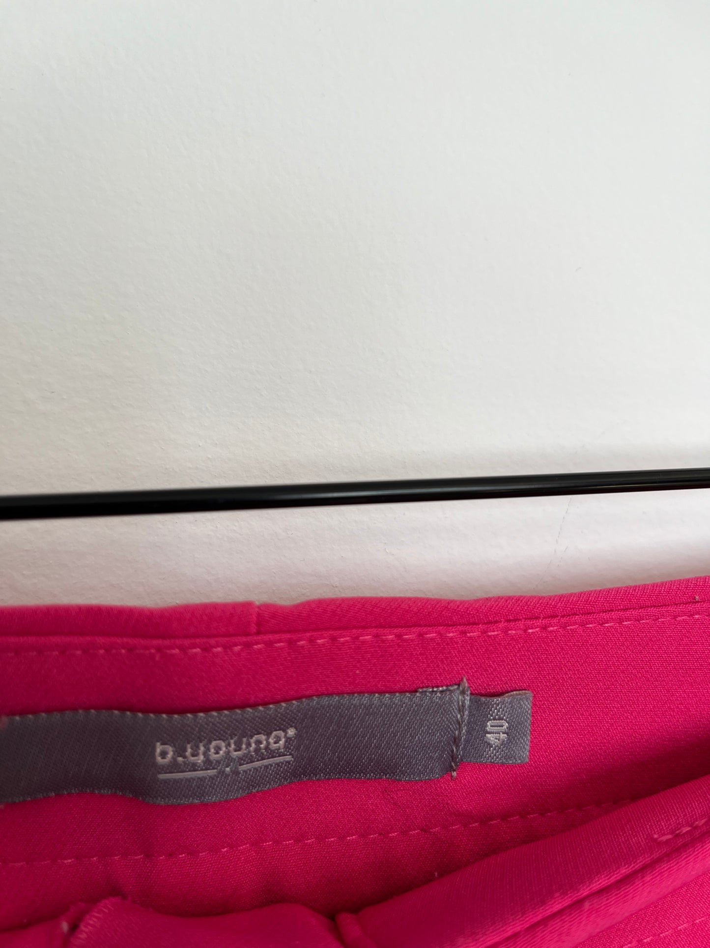 Pantalon b.young - Étiquette de marque et taille