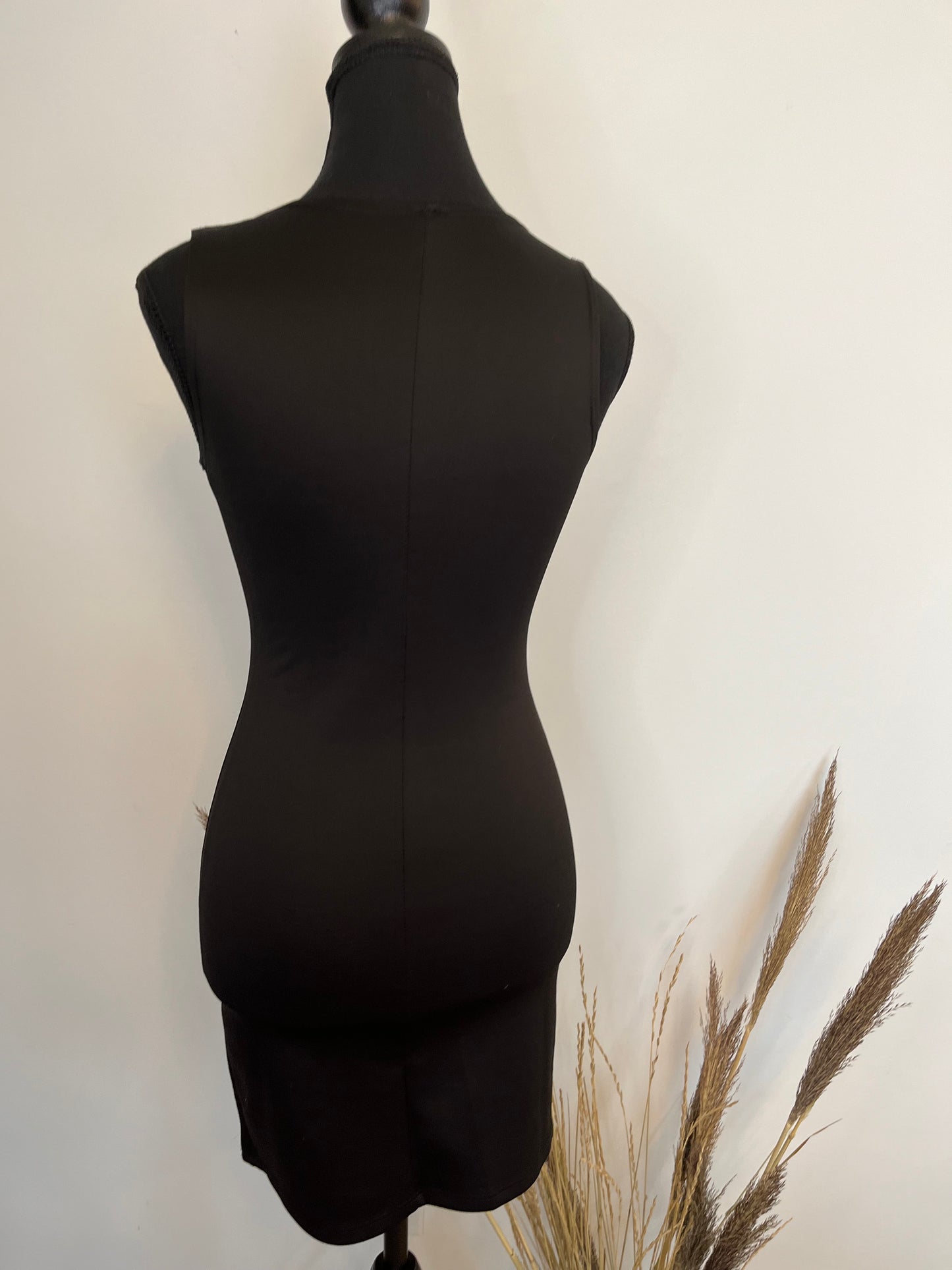 Robe Twik - Vue arrière sur fond blanc
