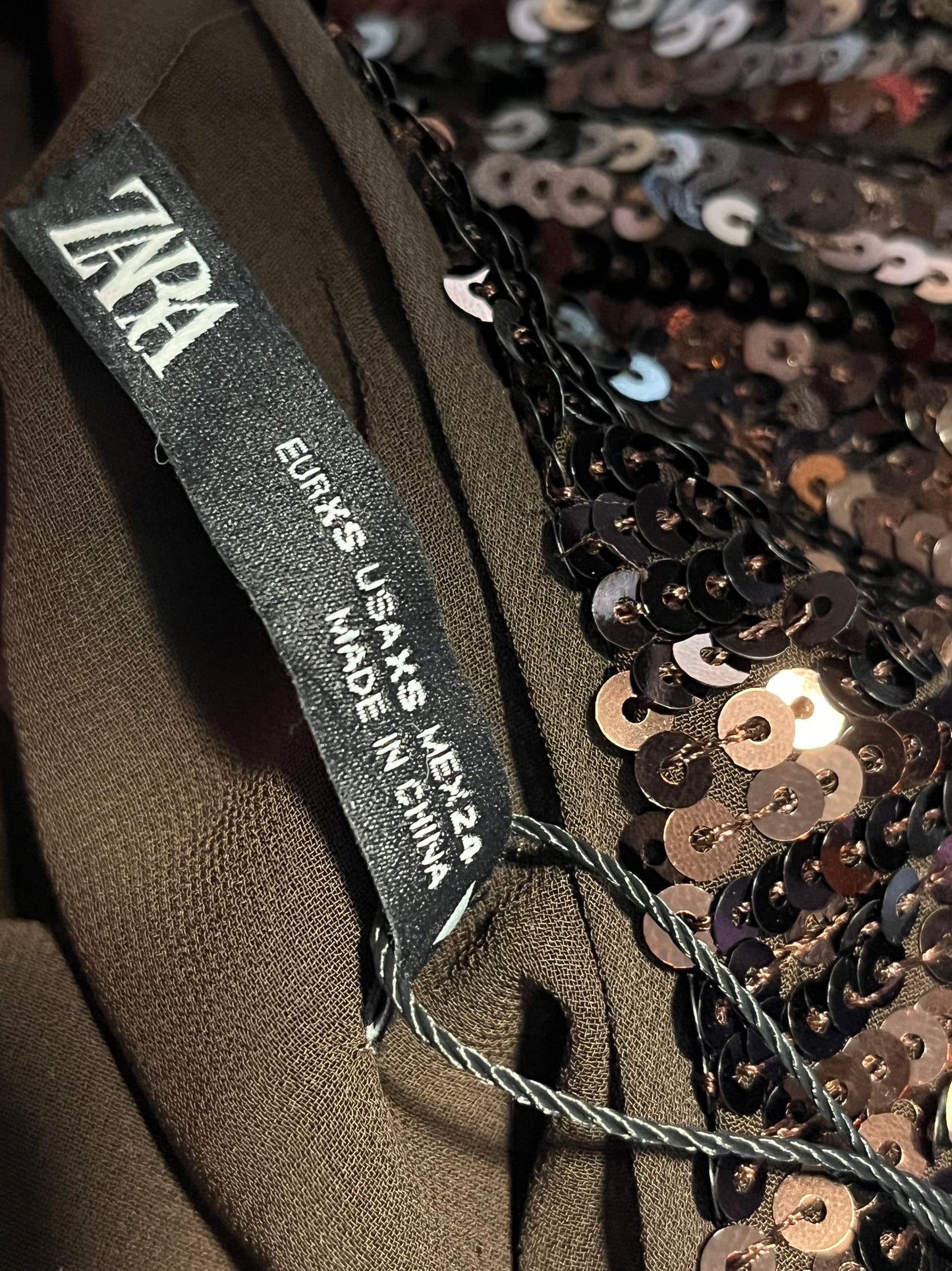 Robe Zara - Vue sur l'étiquette de marque