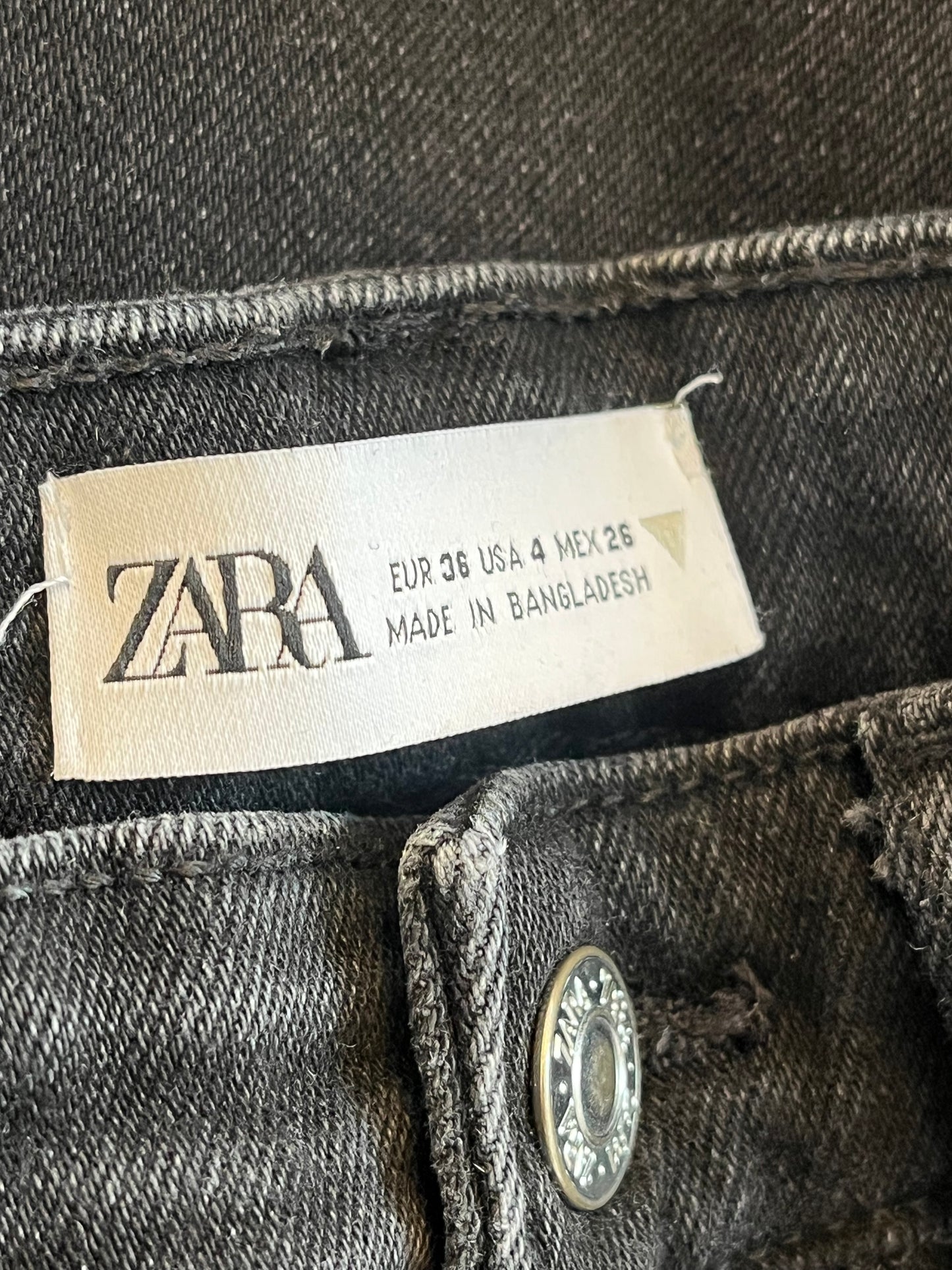 Jeans Zara - Étiquette de taille et de marque