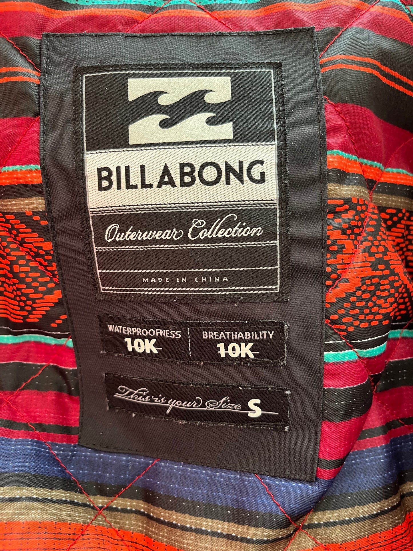 Manteau Billabong Hiver - Vue sur l'étiquette de marque