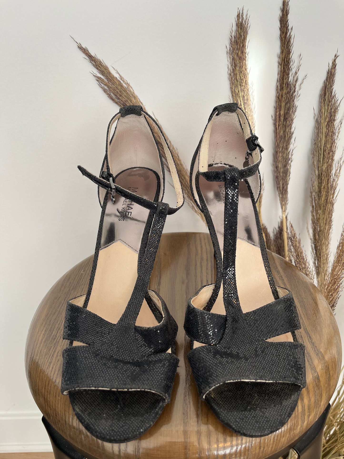 Talons hauts Michael Kors - Vue avant sur fond blanc