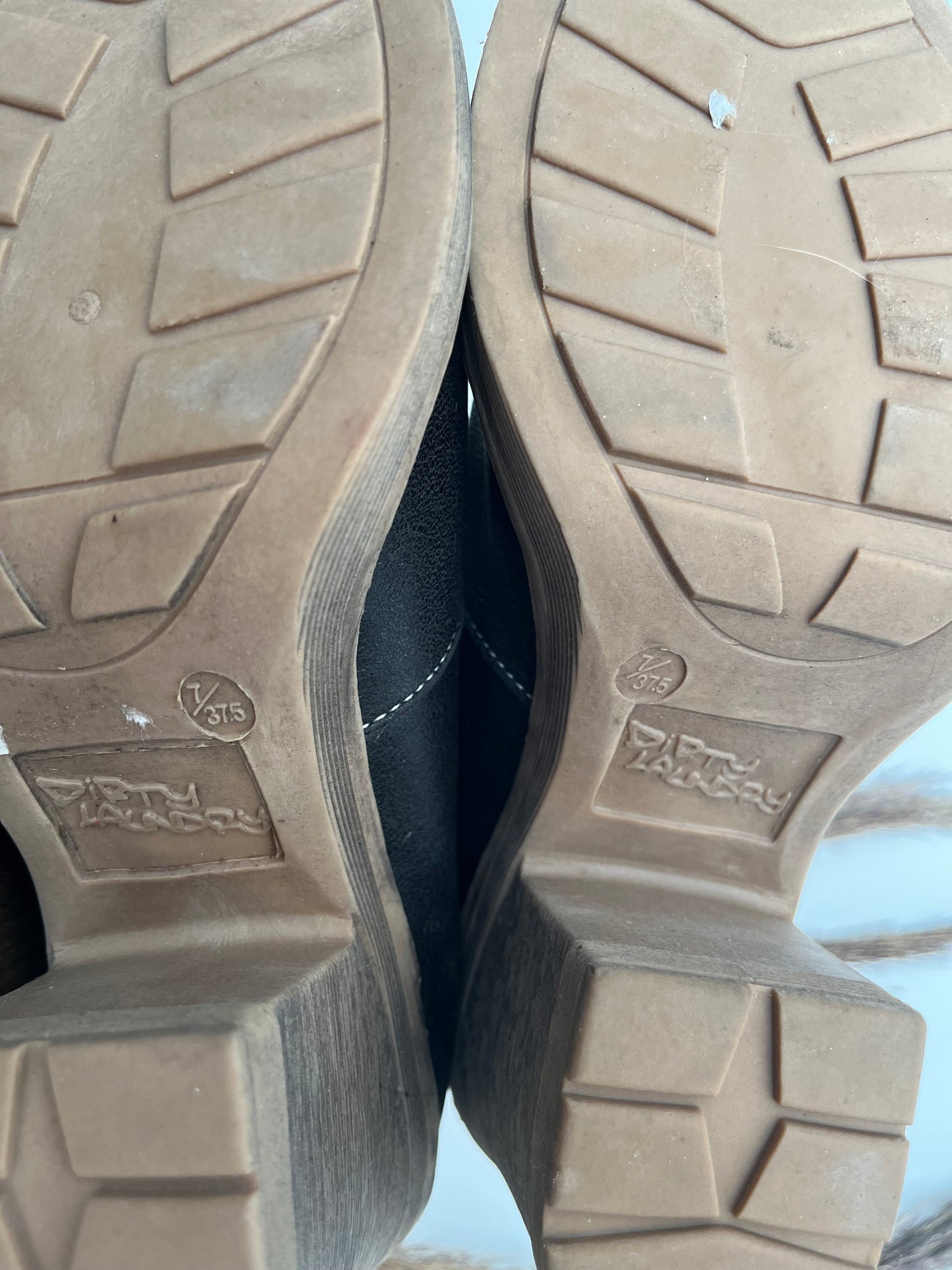 Bottes Dirty Laundry - Vue sur l'étiquette de marque et de taille