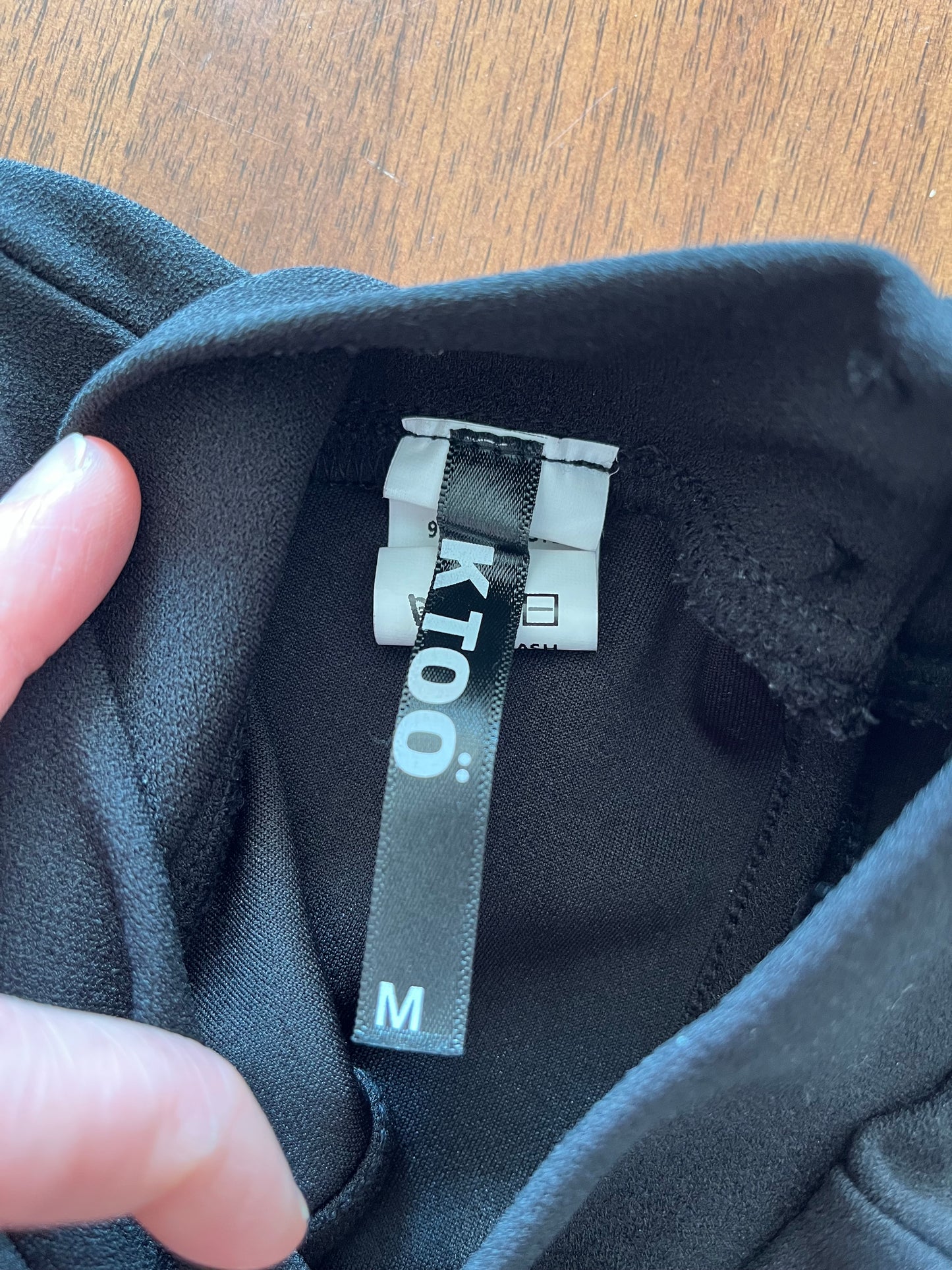 Top KTOÖ - Étiquette de marque et taille