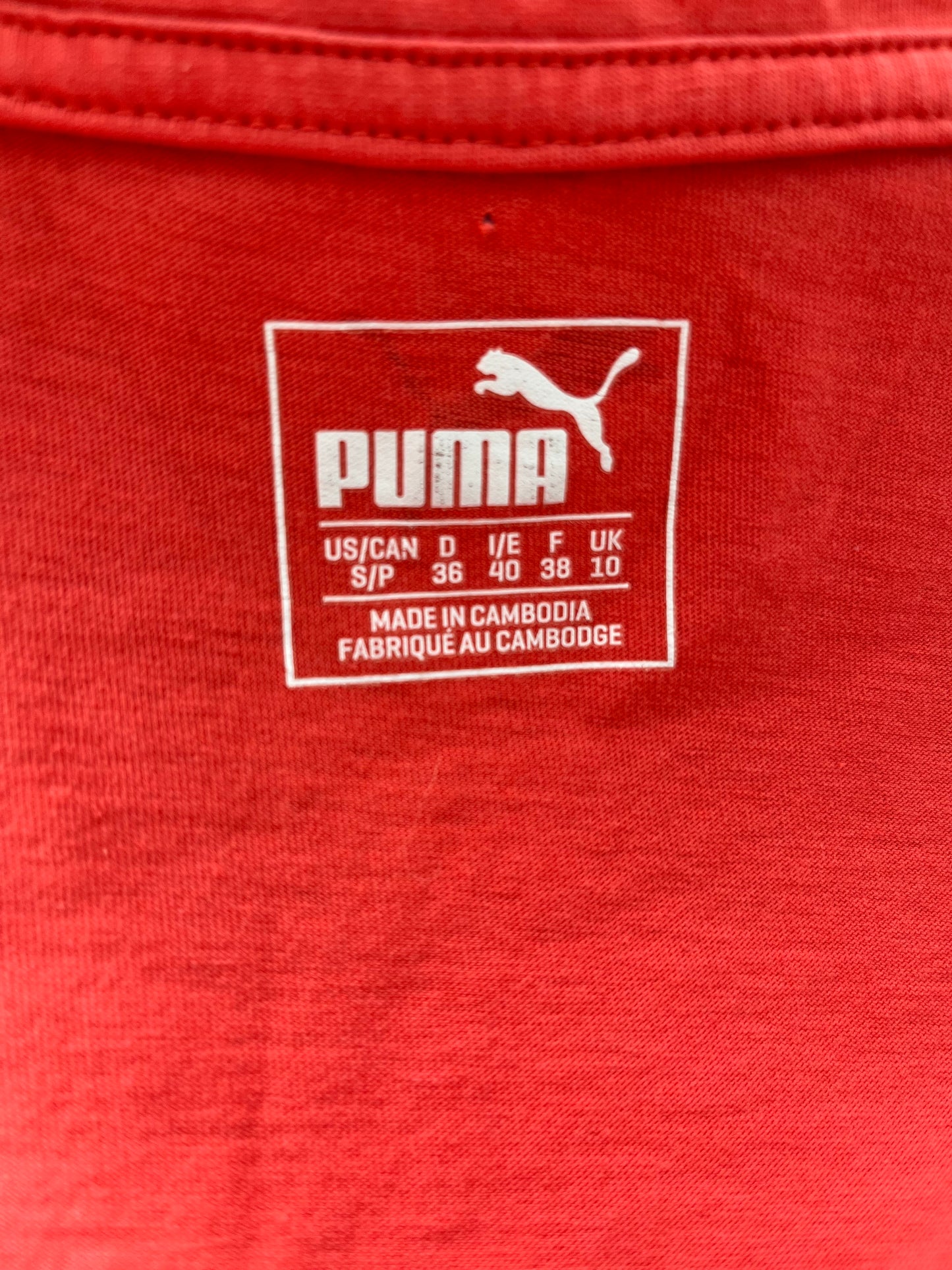 Chandail Puma - Étiquette de marque et taille