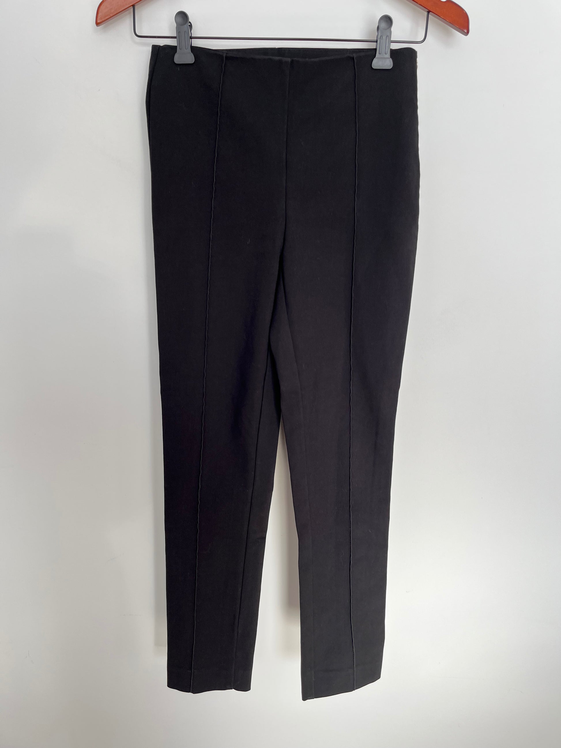 Pantalon Marciano - Vue avant sur fond blanc