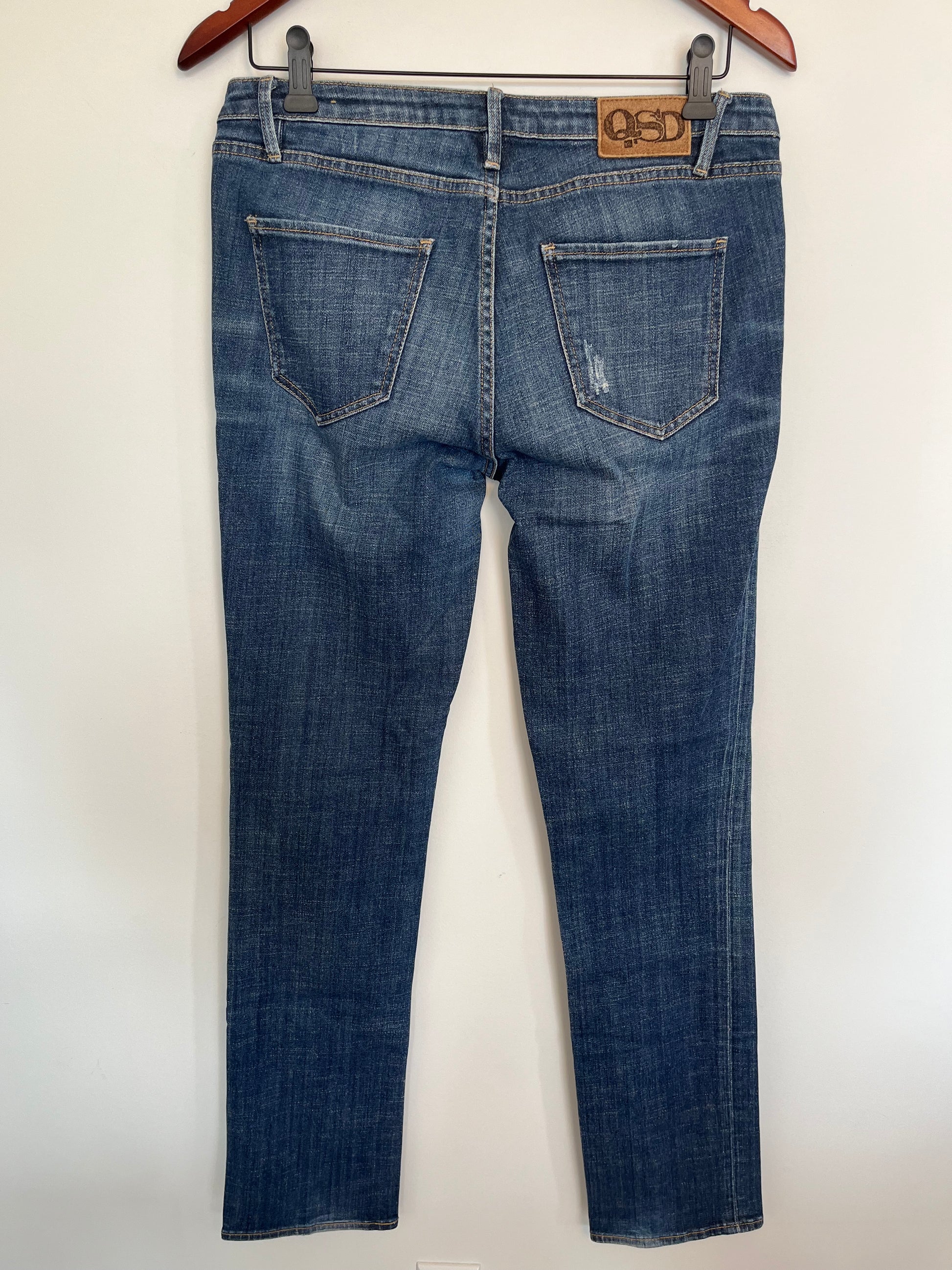 Jeans QSD - Vue arrière sur fond blanc