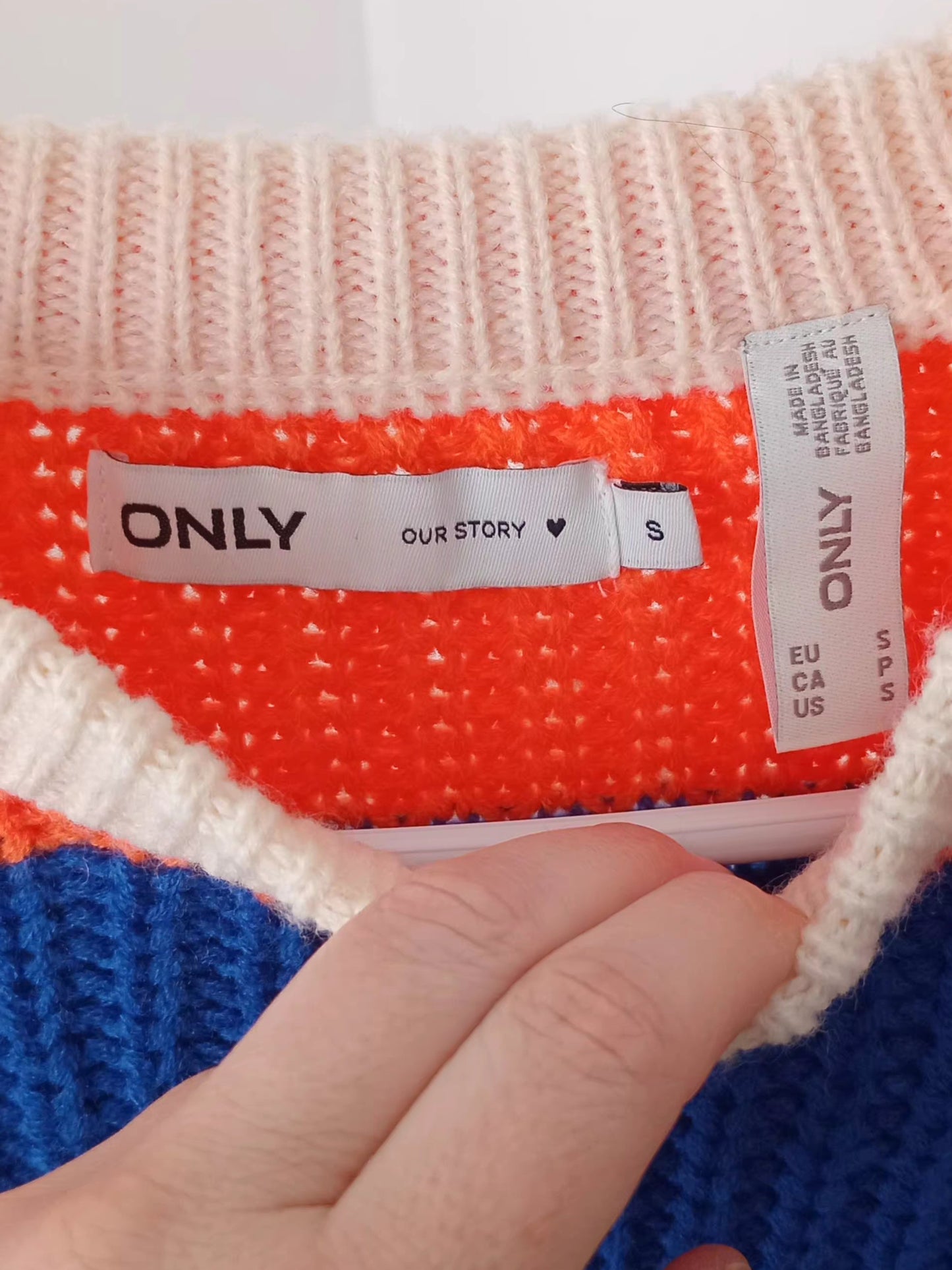 Chandail tricoté coloré