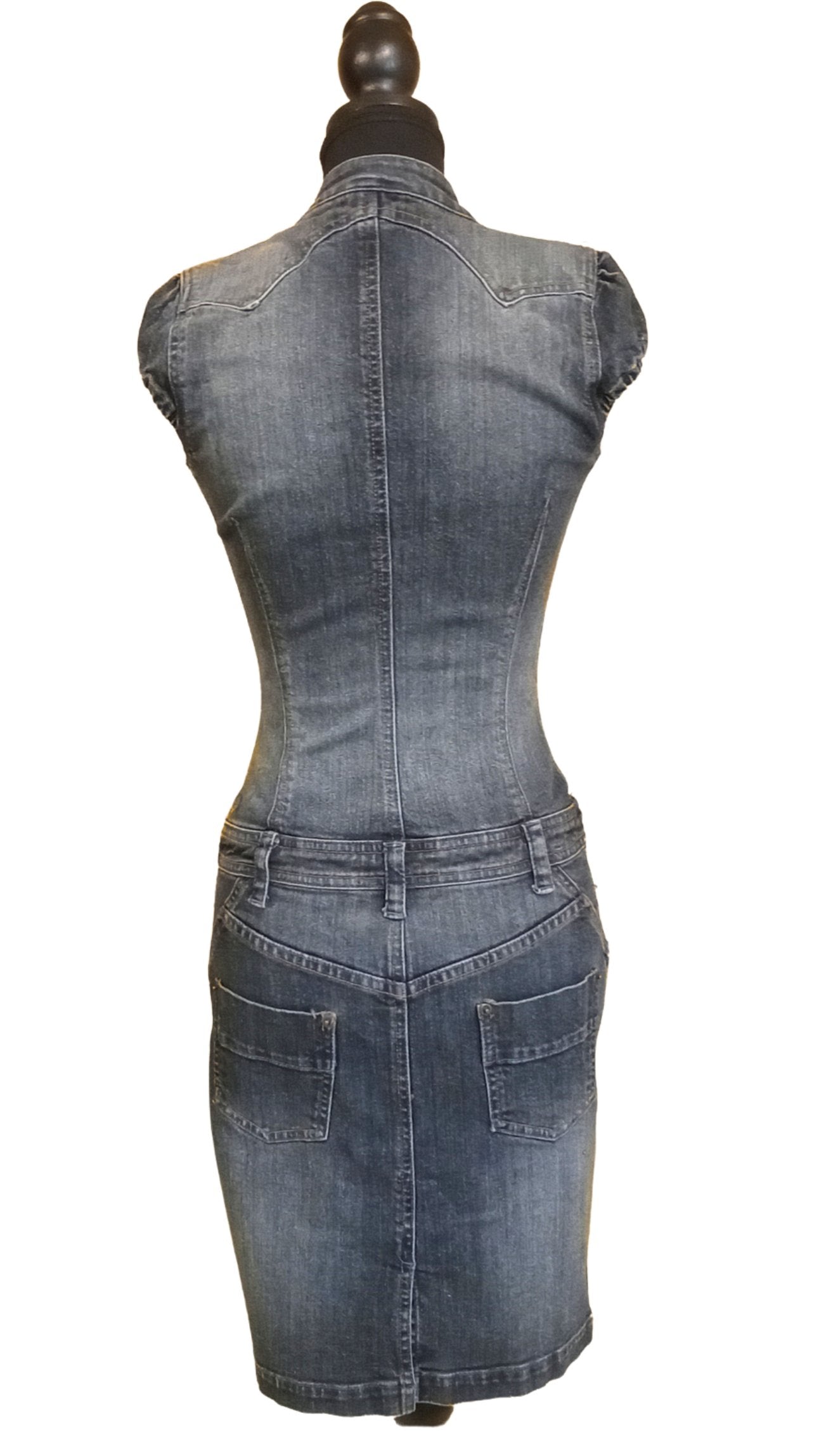 Robe en denim vintage – style années 80-90
