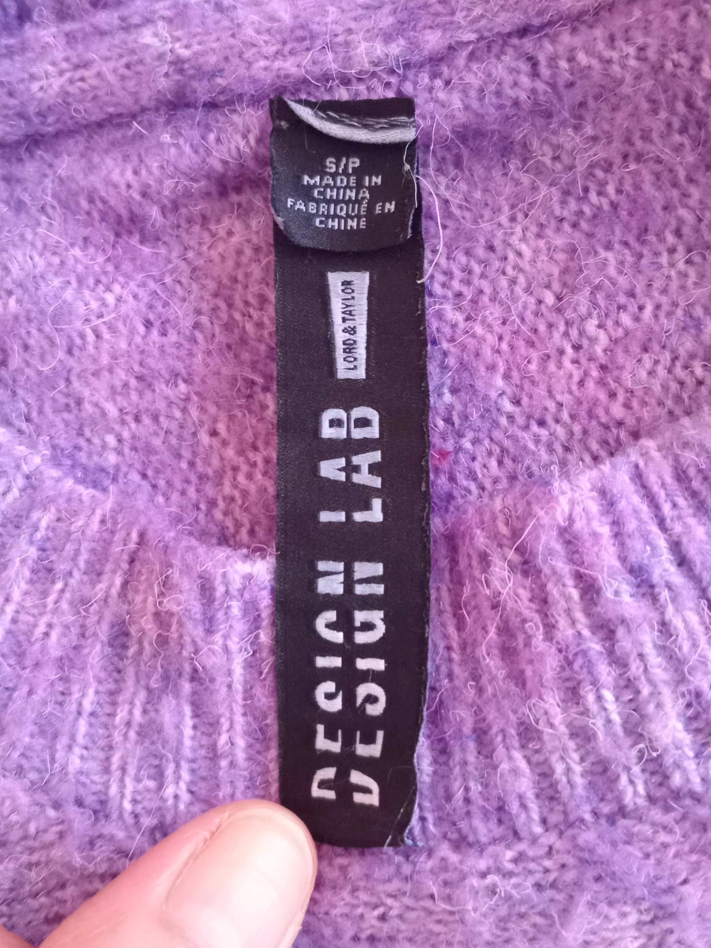 Chandail chaud couleur lilas