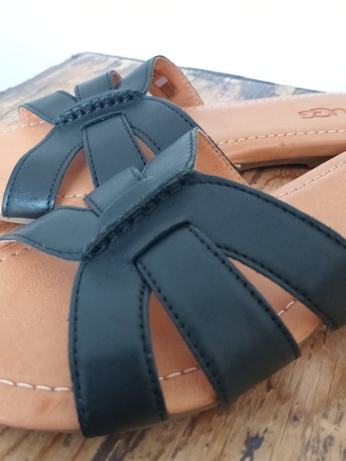 Sandales slip-on noire et taupe (6)