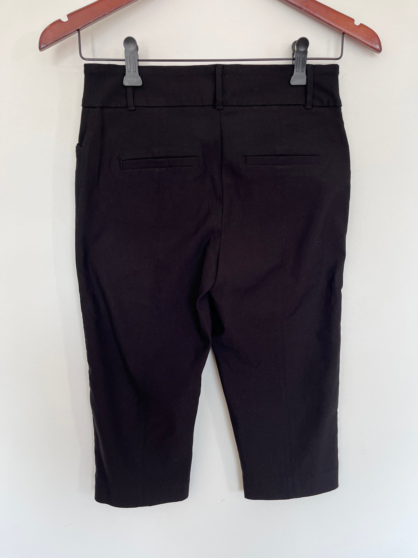 Pantalon Reitmans - Vue arrière sur fond blanc