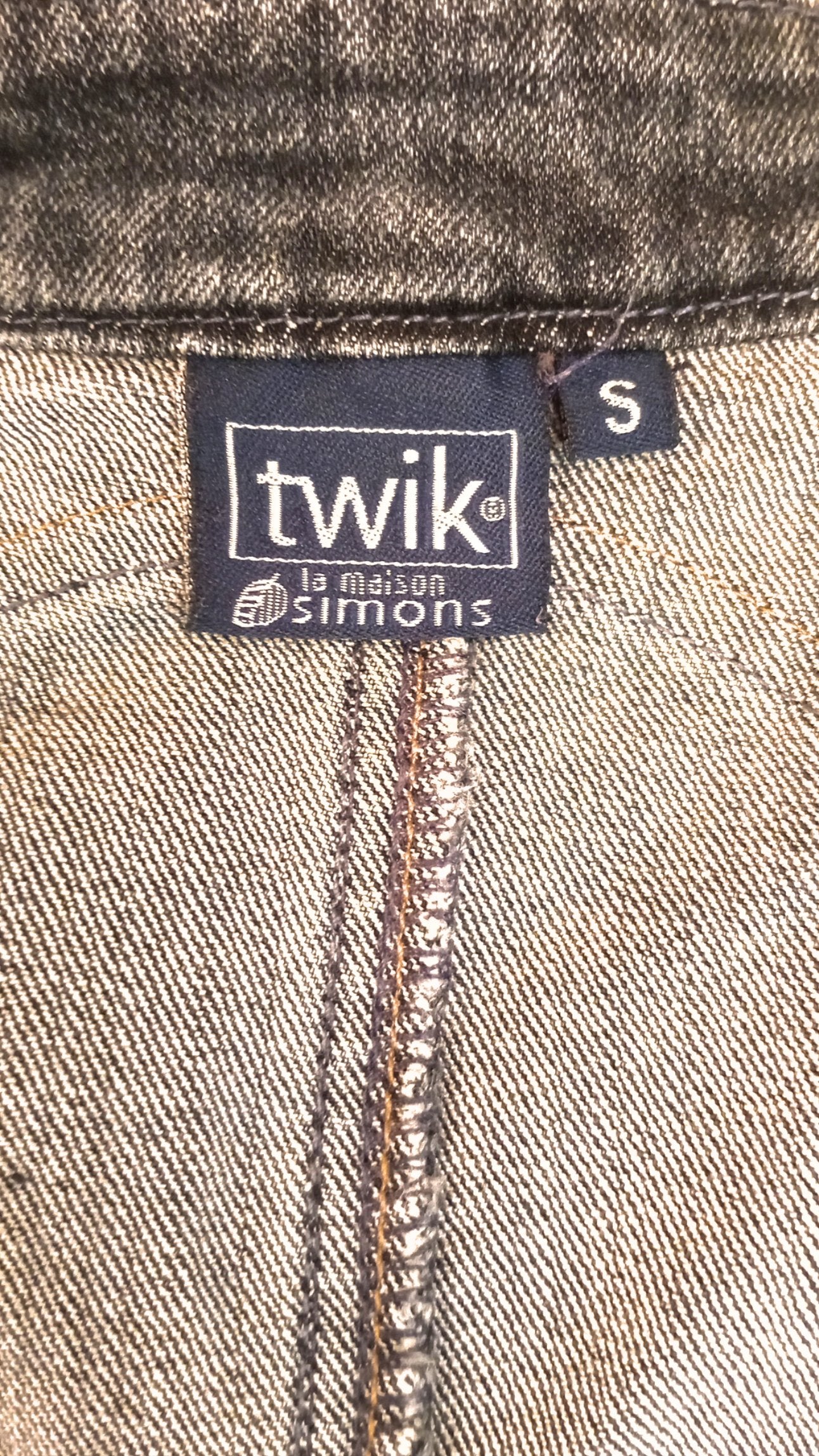 Robe en denim vintage – style années 80-90