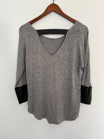 Chandail Dynamite - Vue arrière sur fond blanc