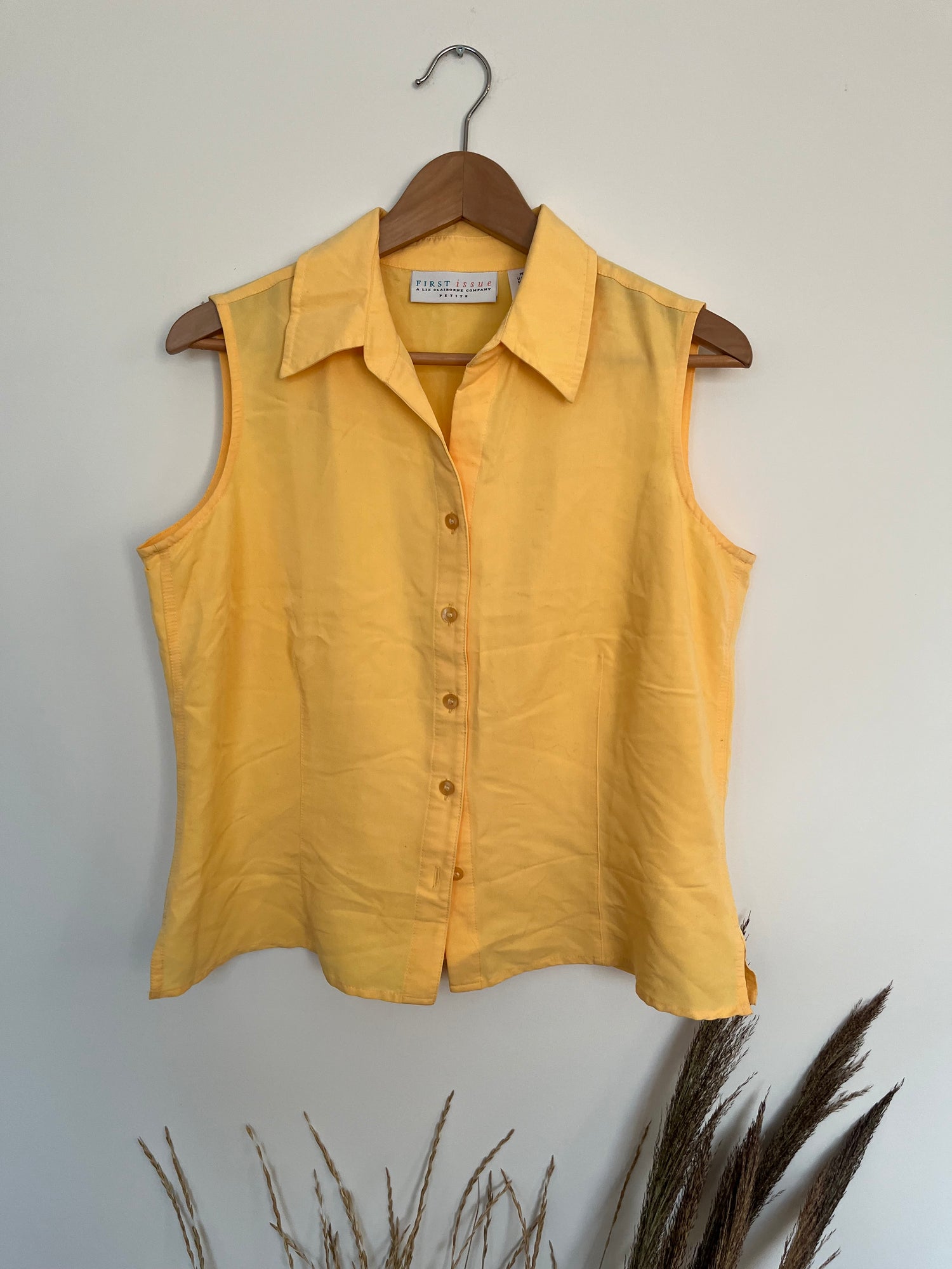 Camisole Liz Claiborne - Vue avant sur fond blanc