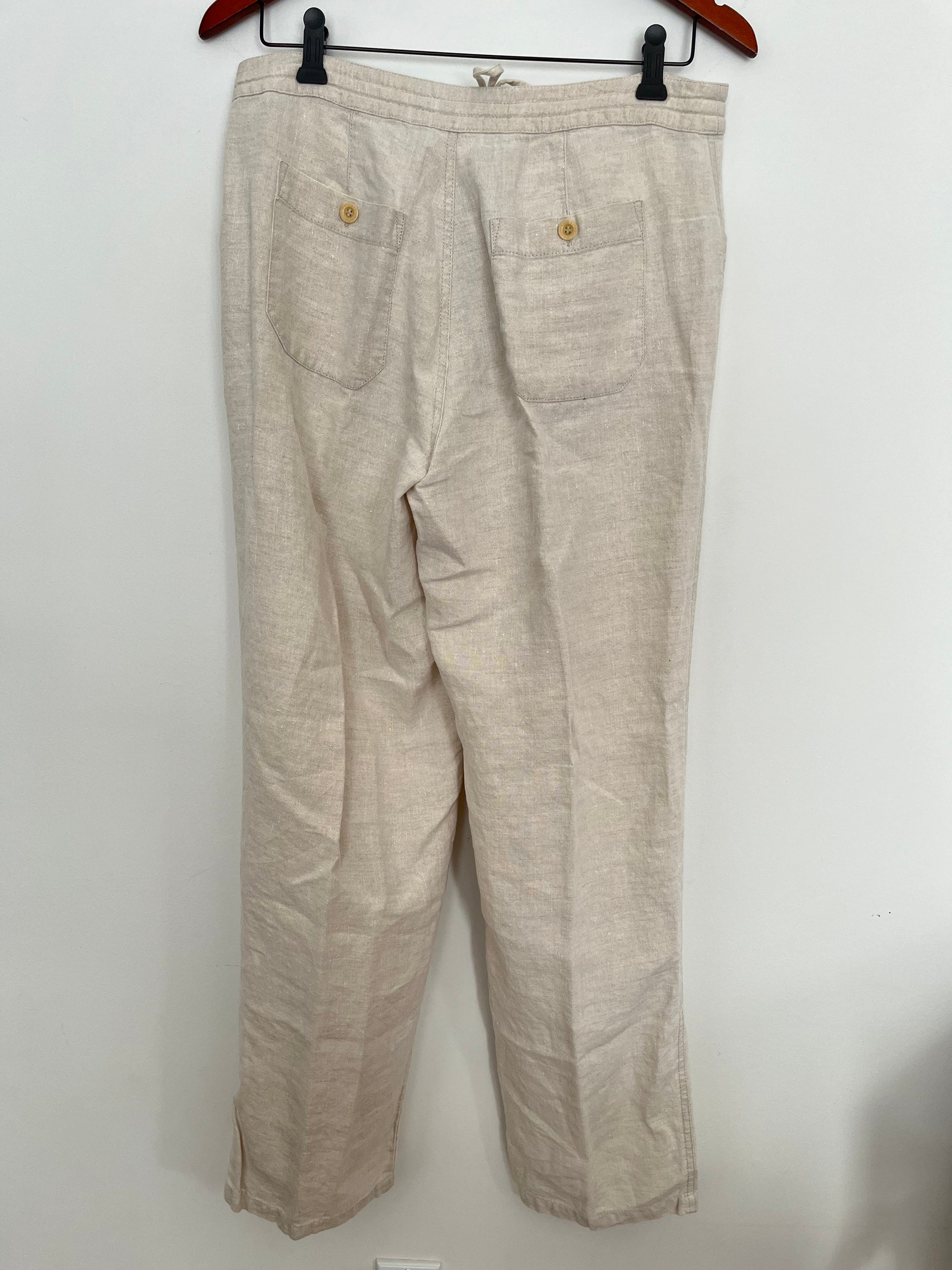 Pantalon Esprit - Vue arrière sur fond blanc