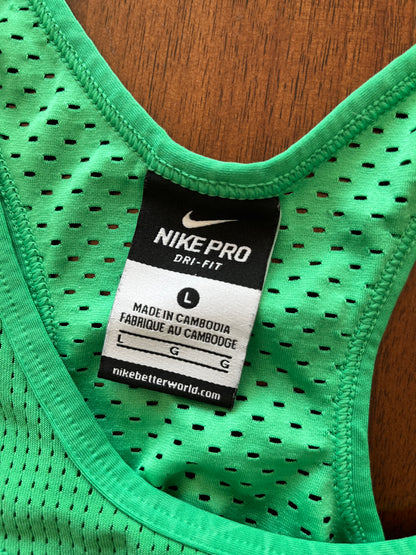 Camisole Nike - Étiquette de taille et marque