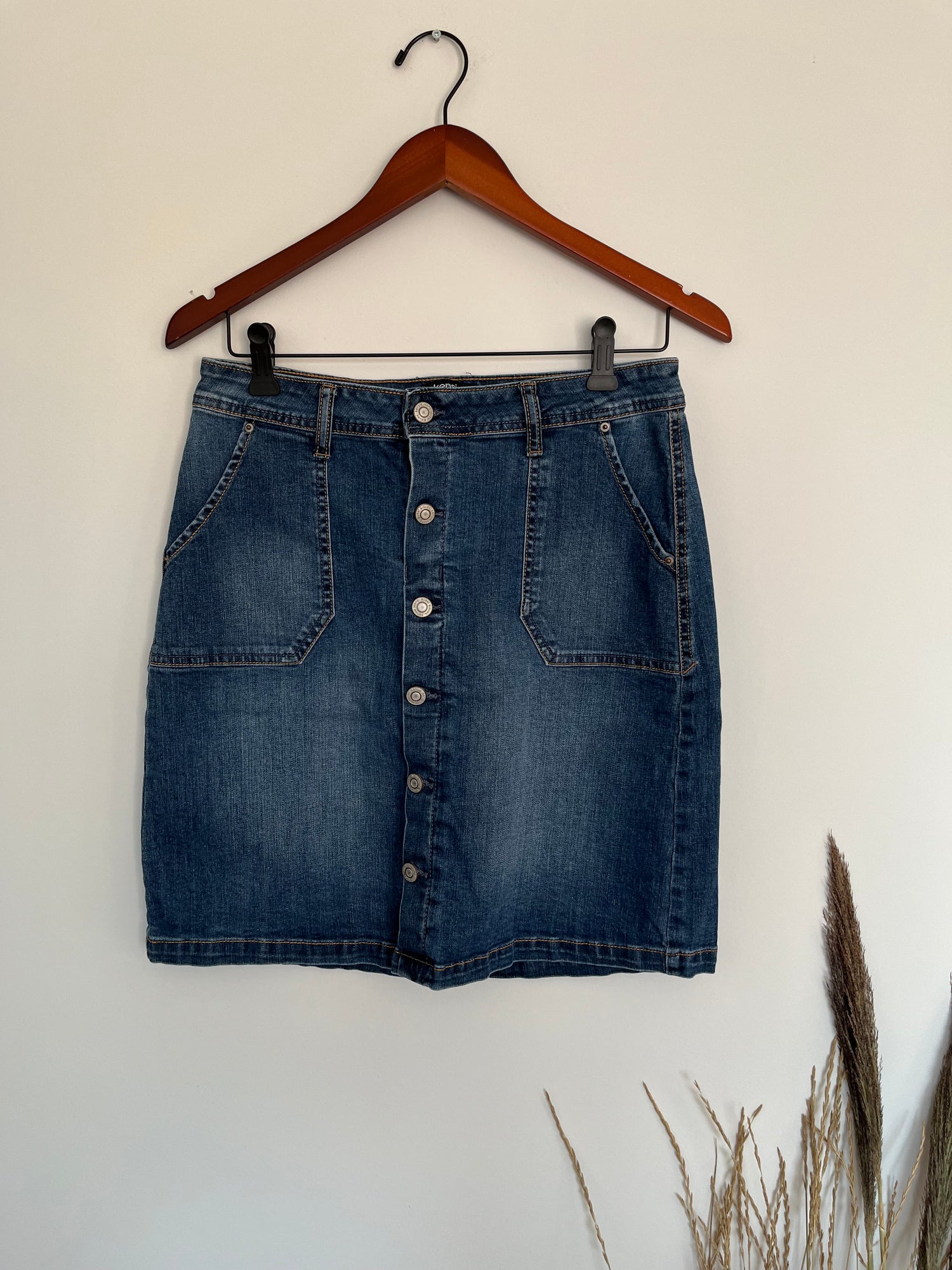 Jupe Kensie - Vue avant sur fond blanc