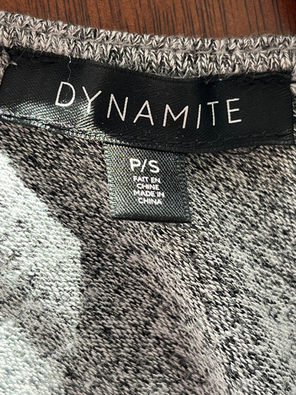 Chandail Dynamite - Étiquette de marque et taille