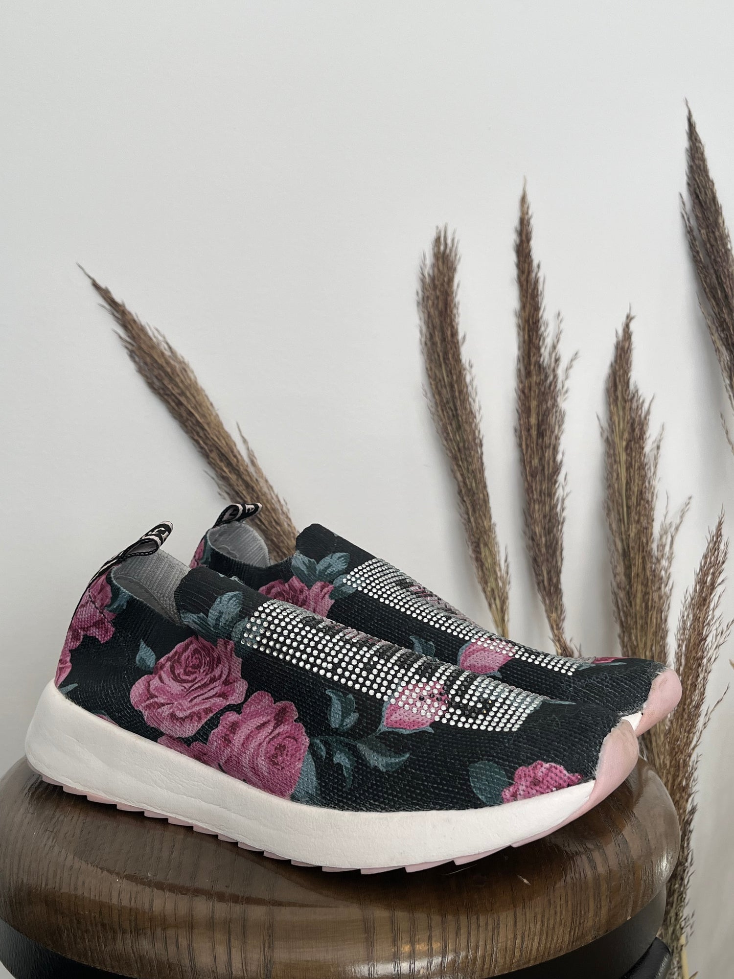 Souliers Juicy Couture - Vue avant sur fond blanc