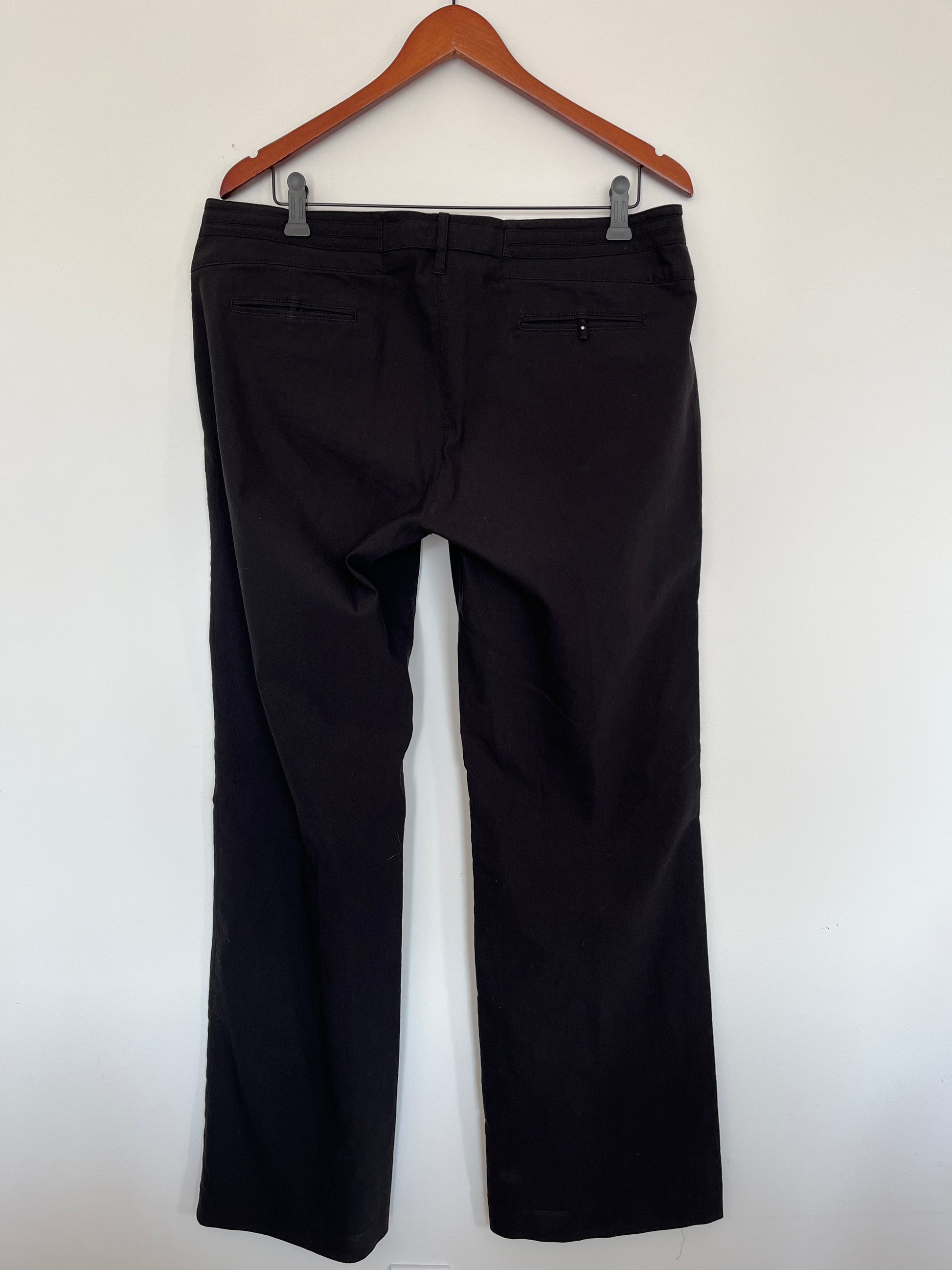 Pantalon MEXX - Vue arrière sur fond blanc
