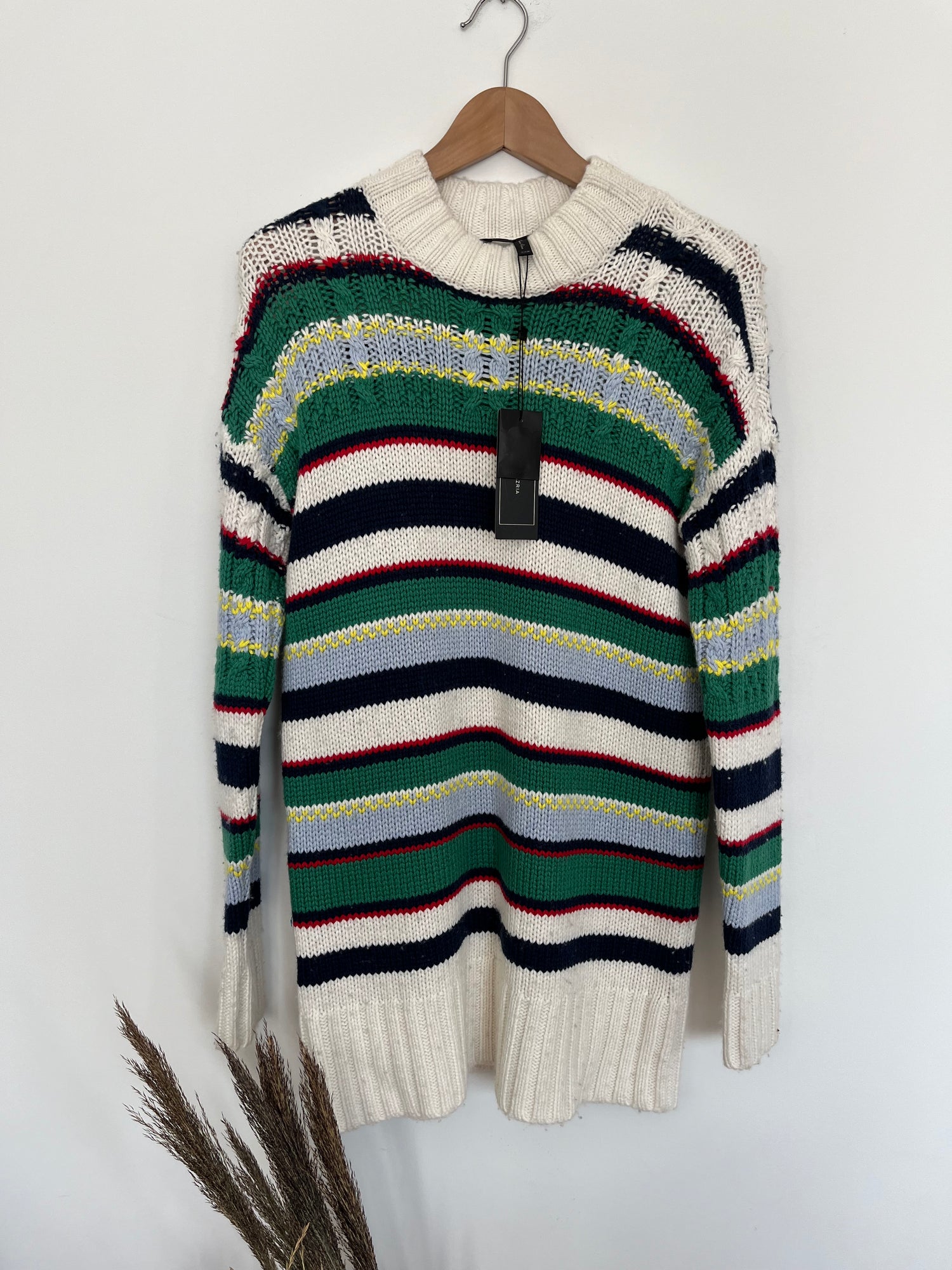 Robe BCBG  - Vue avant sur fond blanc