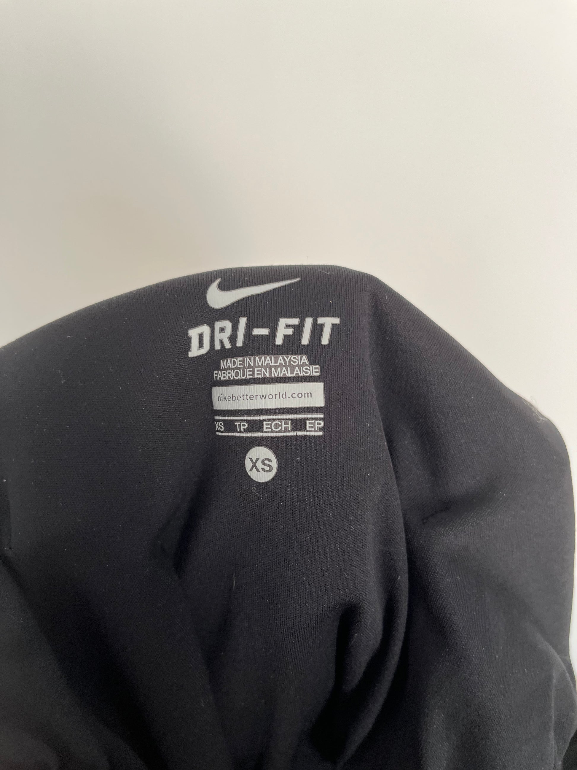 Short Nike - Étiquette de marque et taille