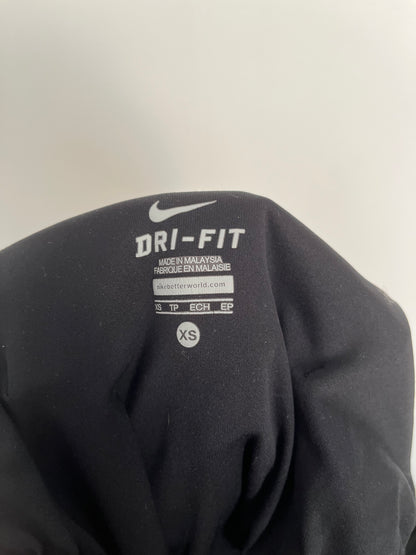 Short Nike - Étiquette de marque et taille