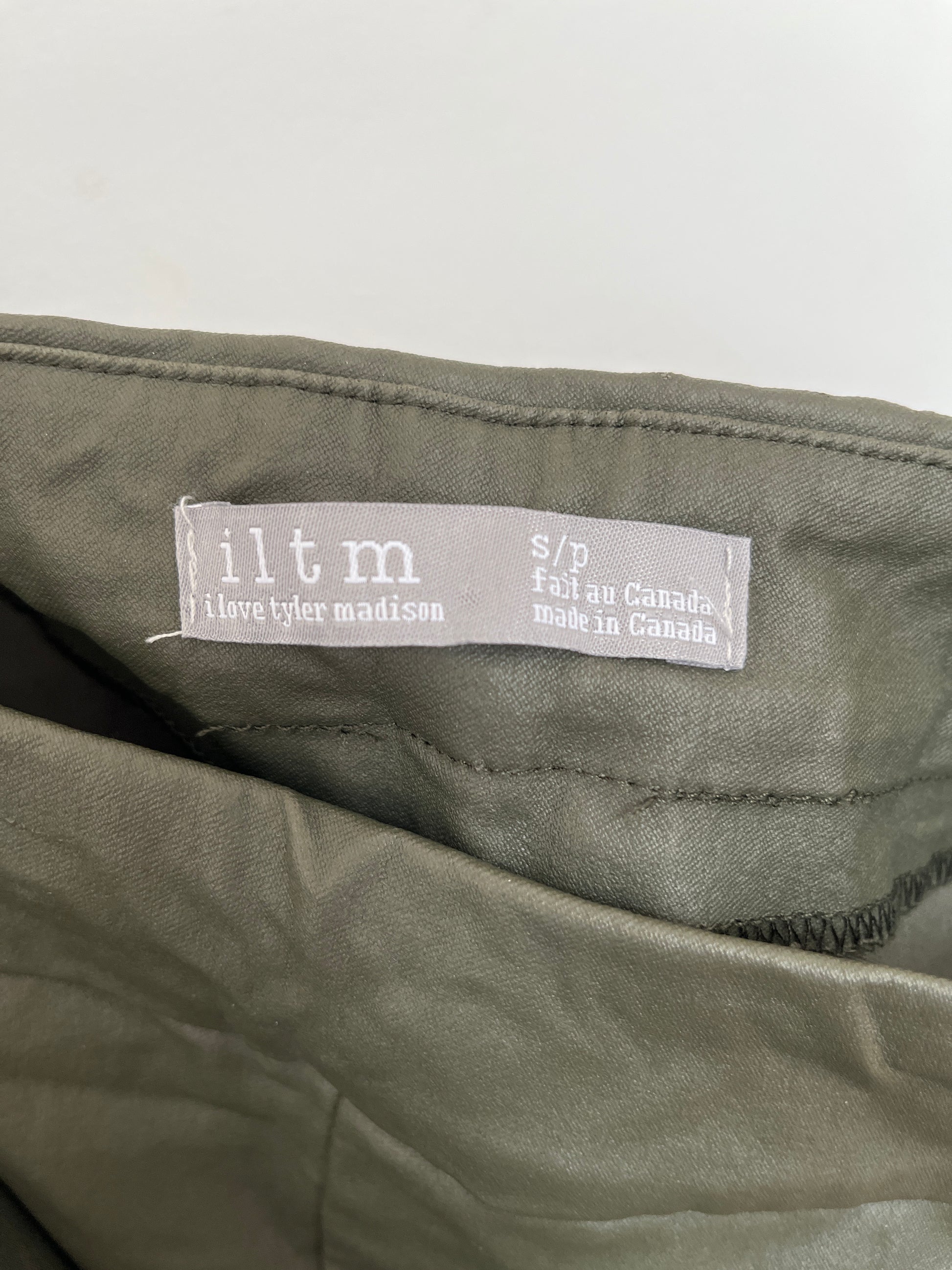 Pantalon I Love Tyler Madison - Étiquette de marque et taille