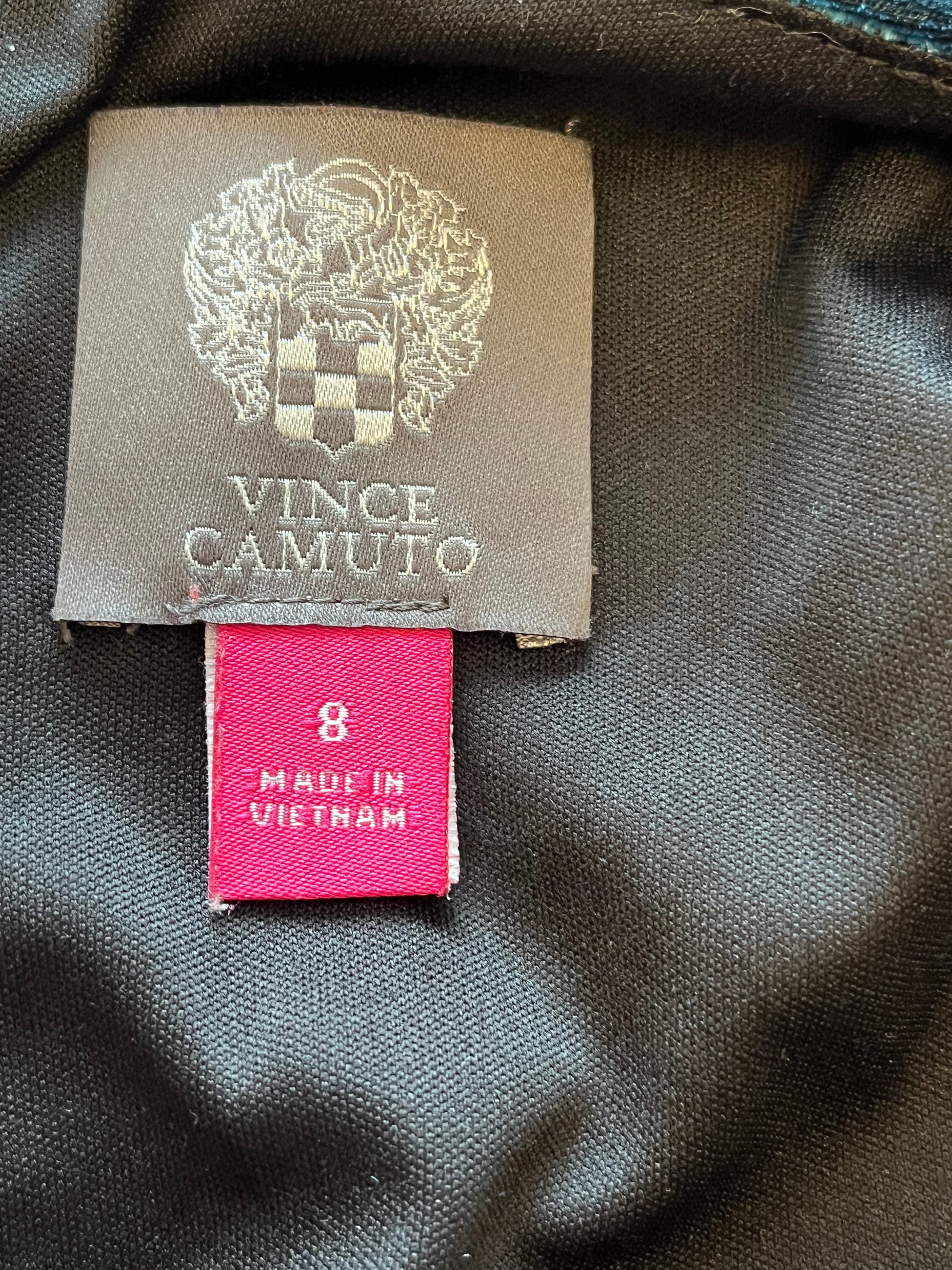 Robe Vince Camuto - Vue de près sur l'étiquette de marque et de taille