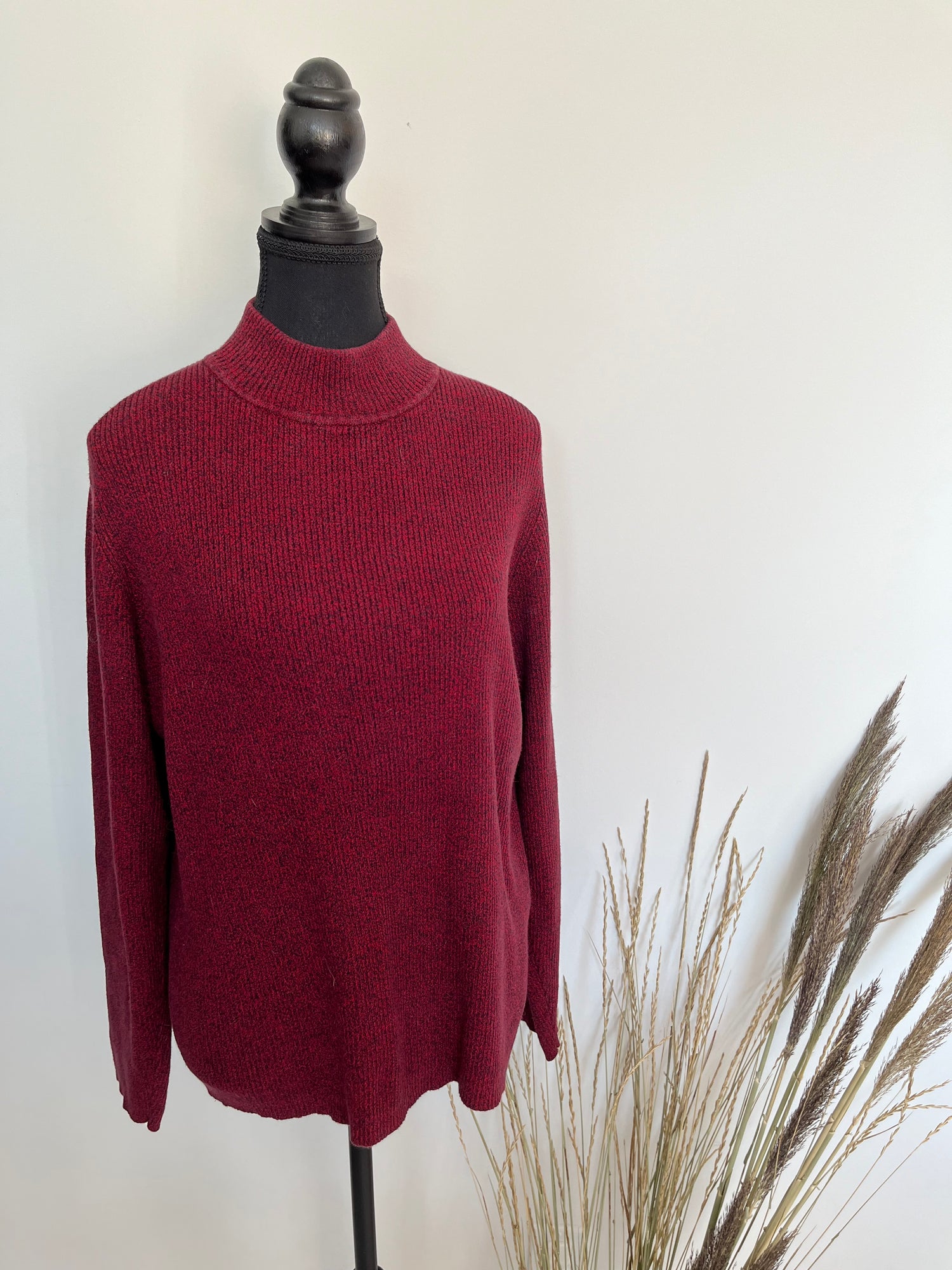 Pull Karen Scott - Vue avant sur fond  blanc