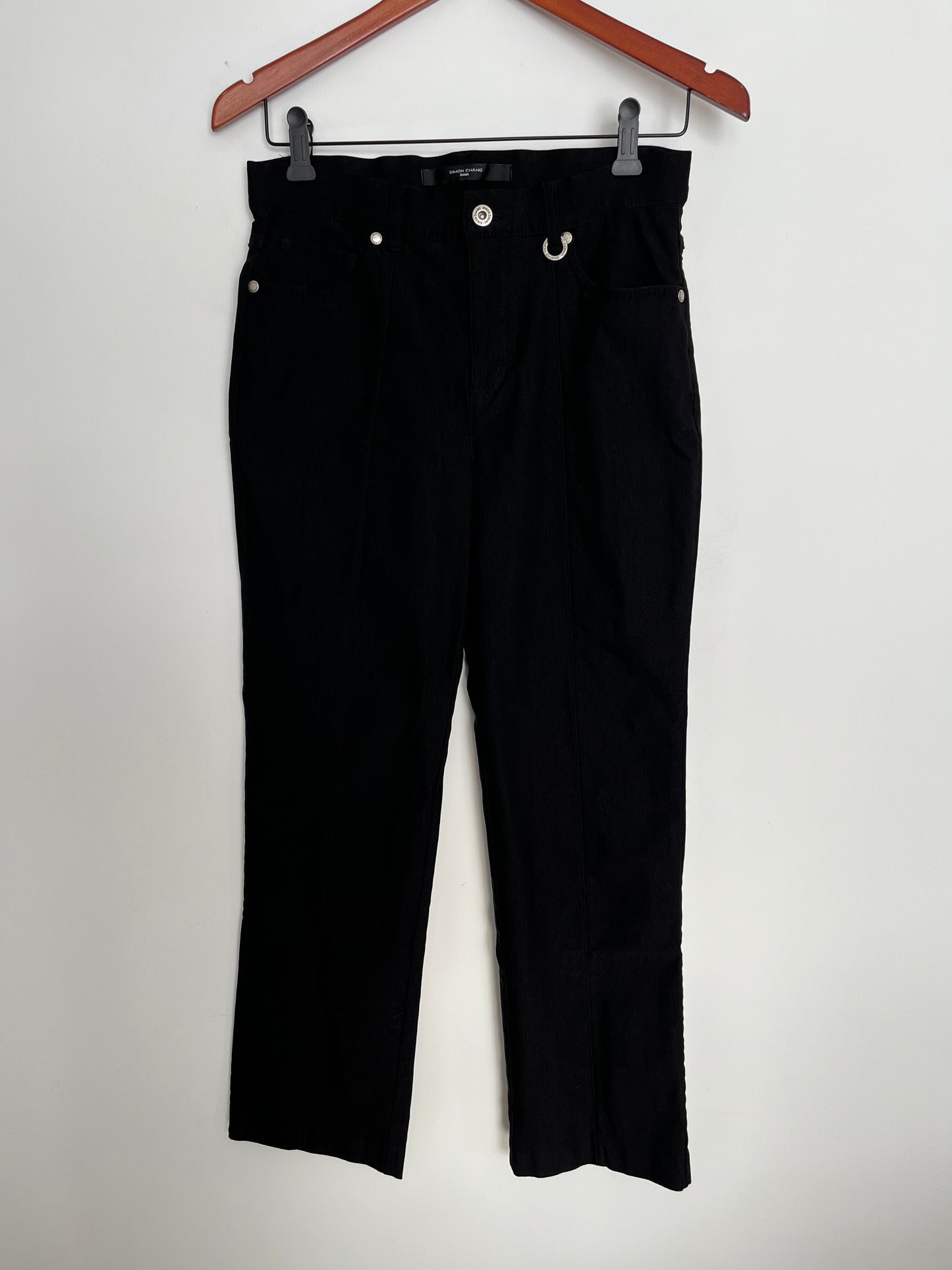 Pantalon Simon Chang - Vue avant sur fond blanc