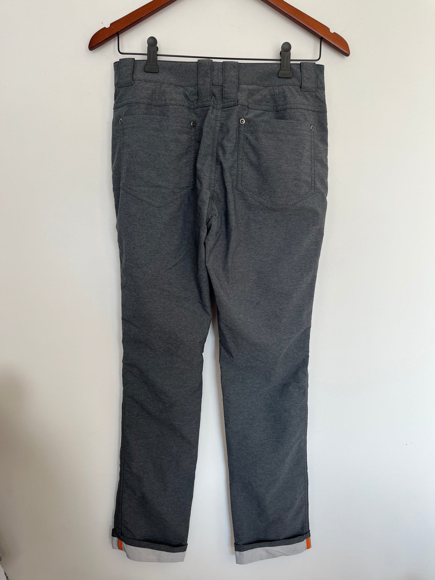 Pantalon Nike - Vue arrière sur fond blanc